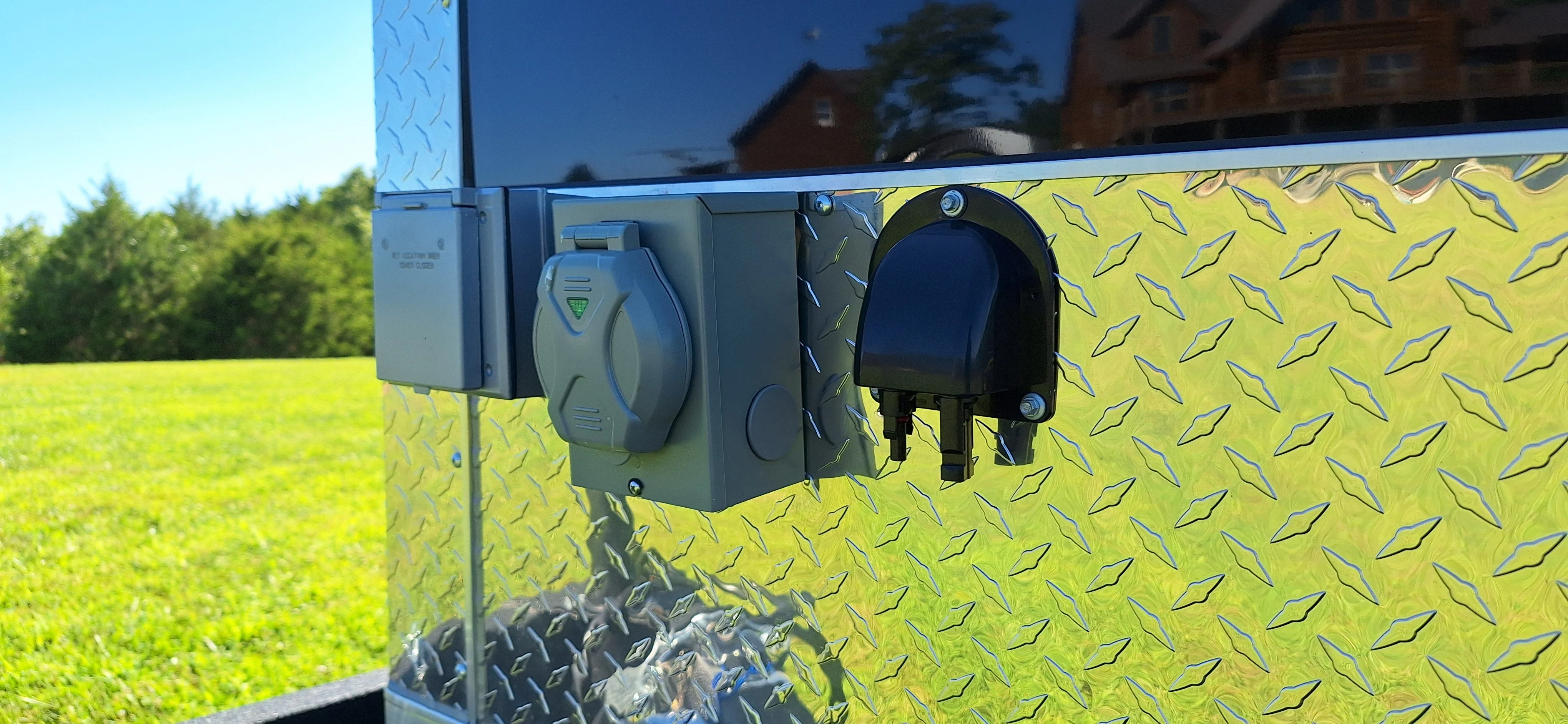 12' Enclosed SOLAR POWERED Offgrid Self-Sufficient Trailer BASE MODEL (SC) - Image 3