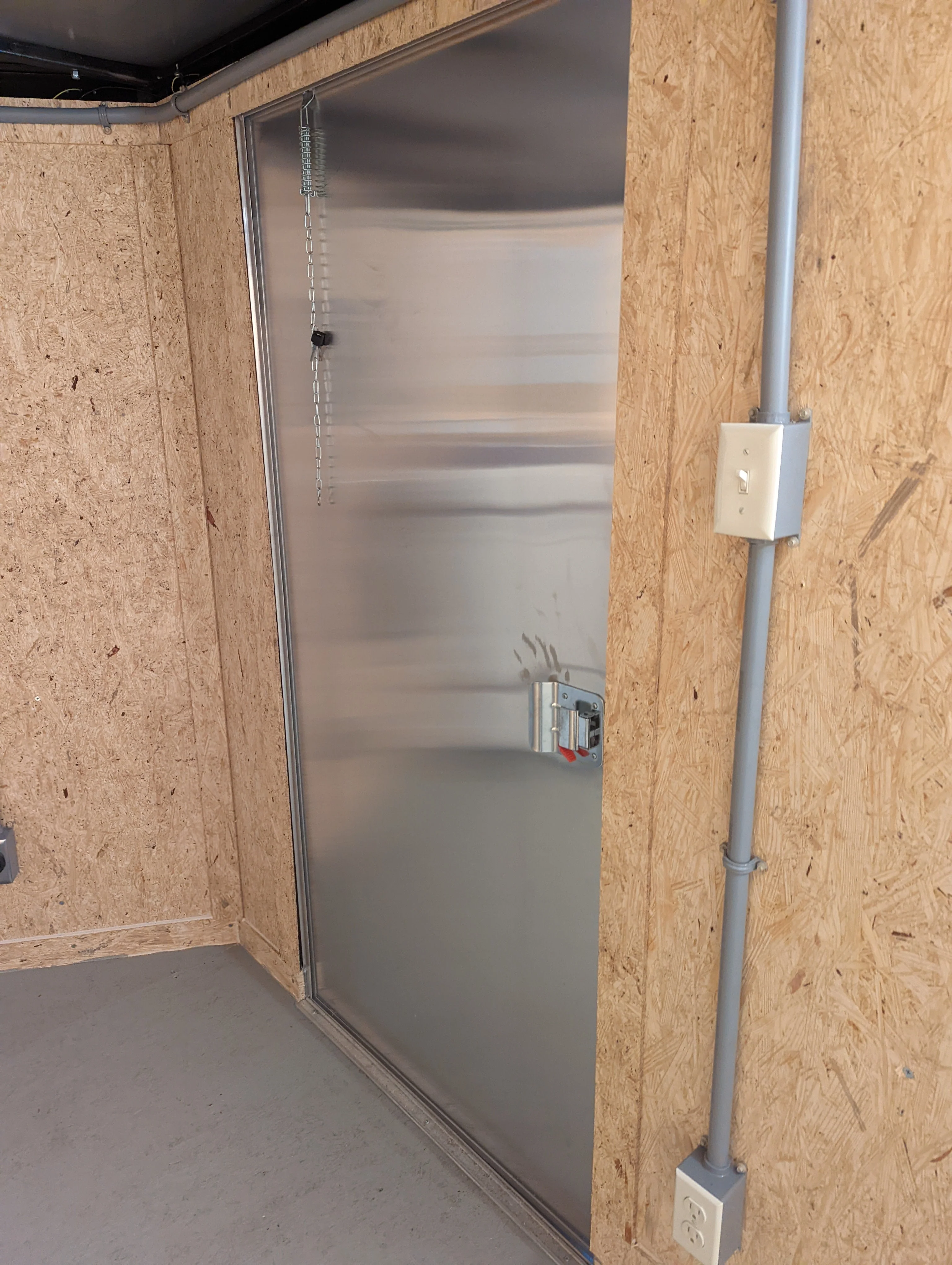 16' Expanded Model Enclosed SOLAR POWERED Offgrid Self-Sufficient Trailer - BASE MODEL w Expanded 10K Split Phase 120V/240V OMO E-Line Inverter + 10.24kWh OMO E-Line Lithium Battery (SC) - Image 6