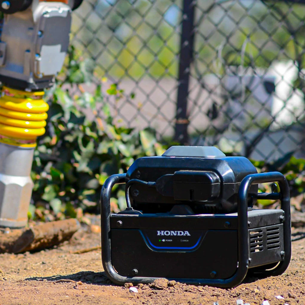 2.4 HP Battery Powered Vibratory Rammer Tamper Compactor with Honda GXE2.0S Motor - Image 2