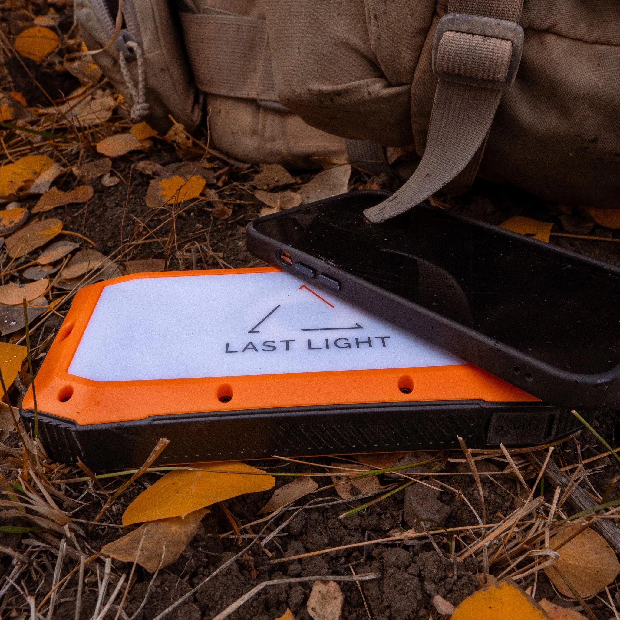 20000 mAh Solar Power Bank & Charger - Image 9