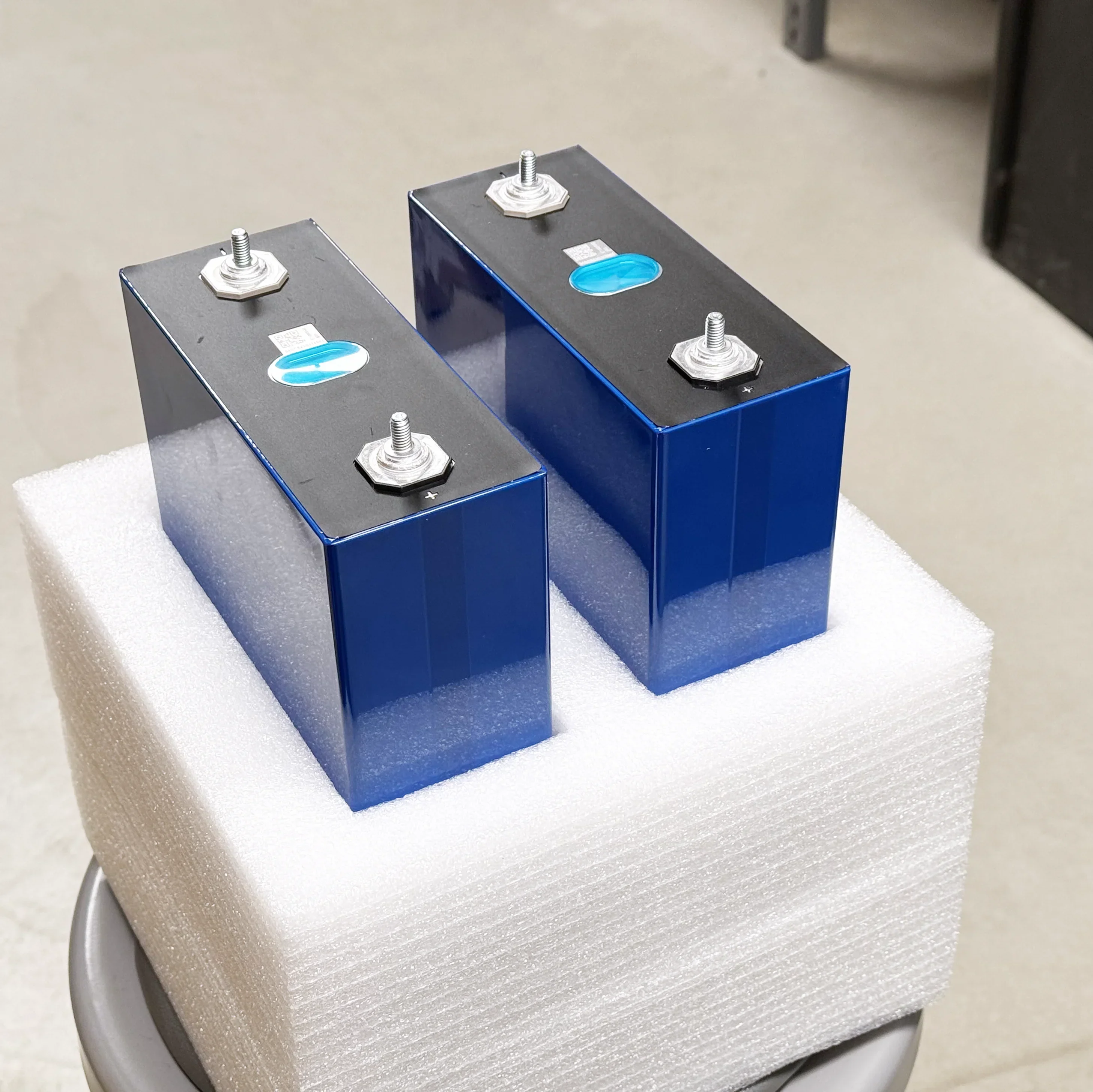 3.2V 314Ah EVE LiFePO4 LFP battery cells - 1 kWh per cell - Pack of 2 - Image 2