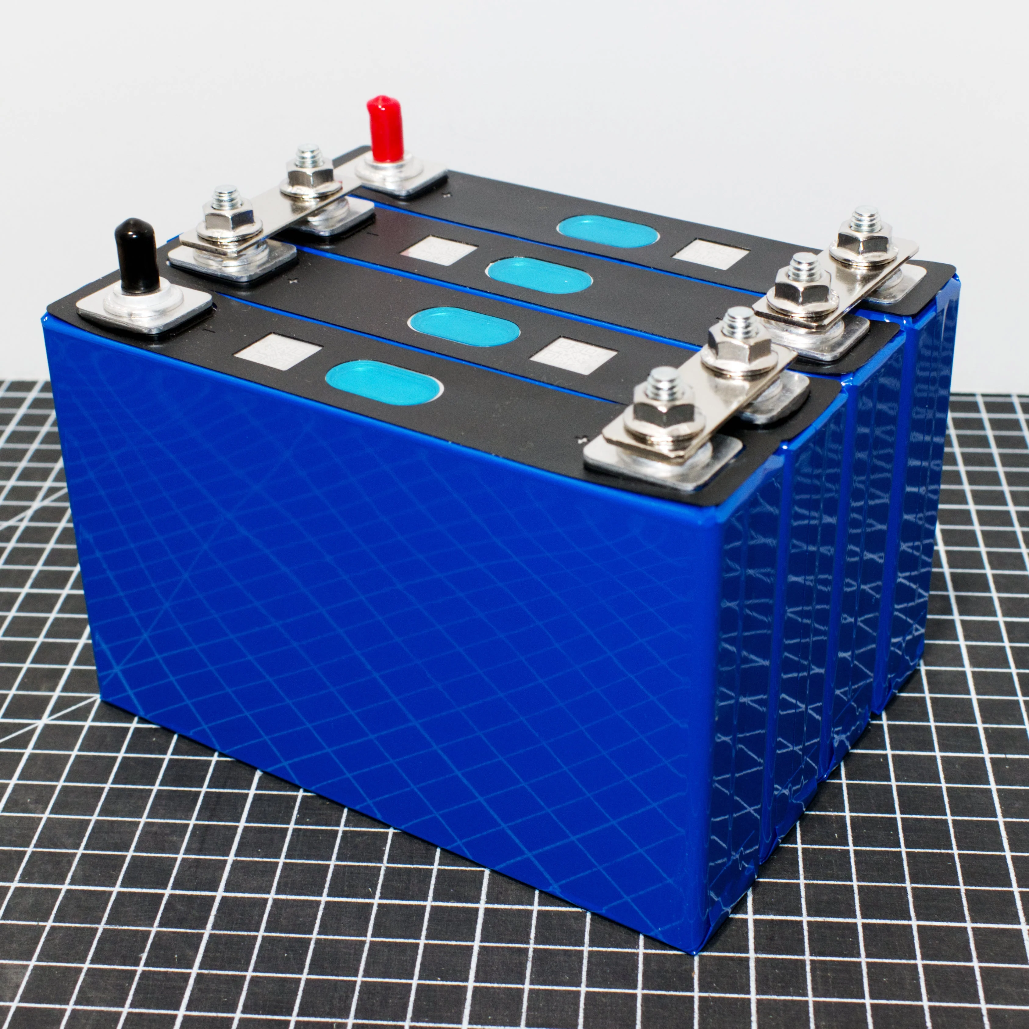 3.2V 32 Ah EVE LiFePO4 LFP battery cells - 105Wh, 10+ year life @80% DOD - Image 2
