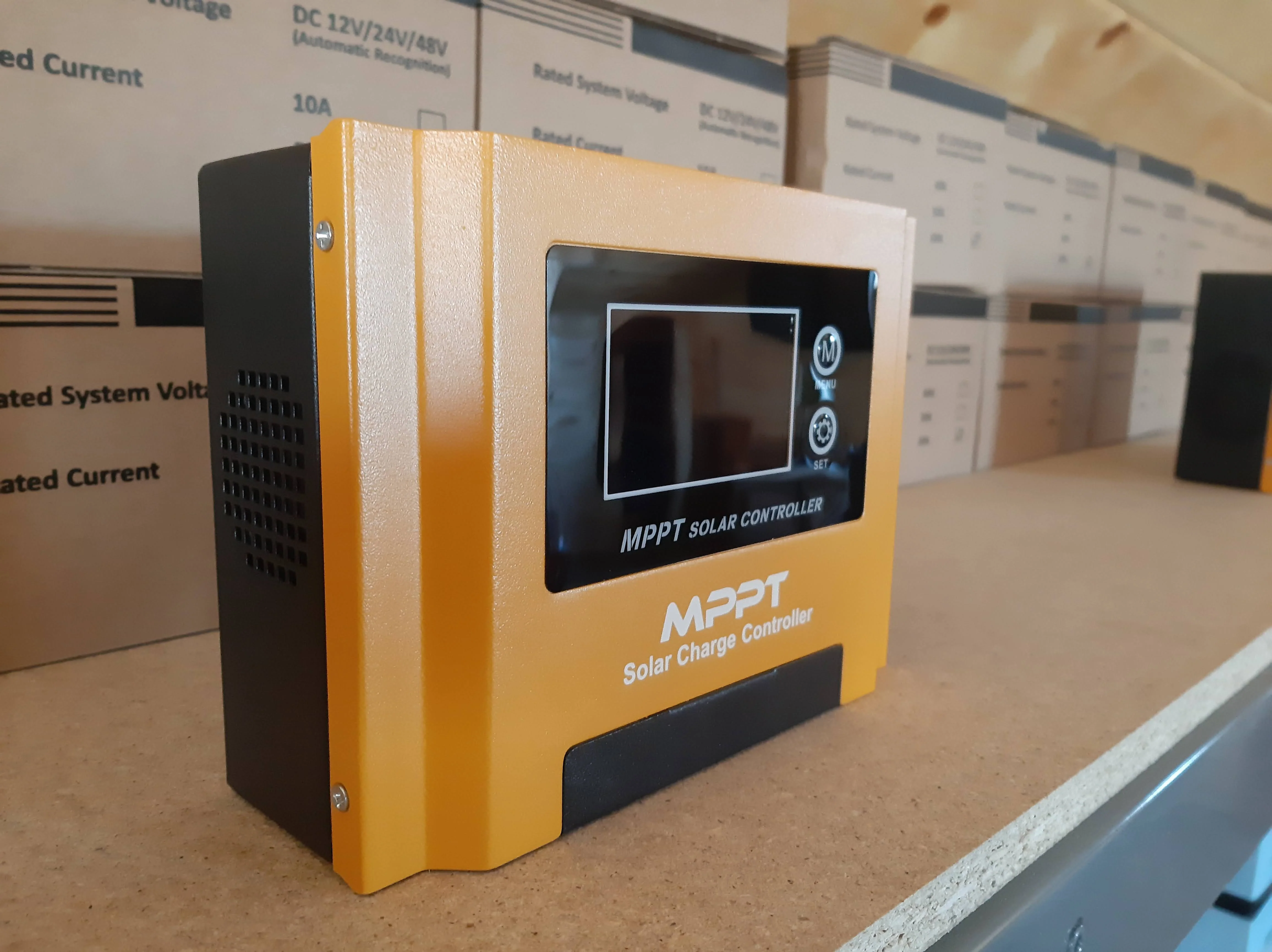 30 Amp MPPT Solar Charge Controller with LCD Display - Image 4
