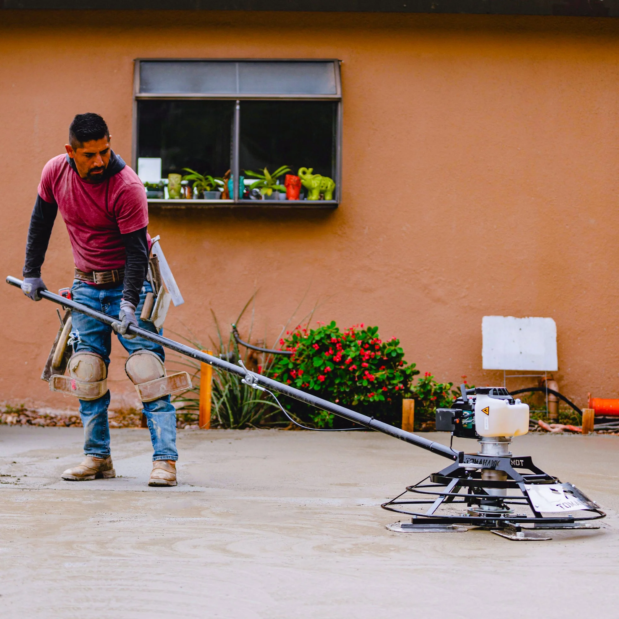 30" Portable Concrete Power Trowel with 18ft Bull Float Handle 37cc Engine - Image 2