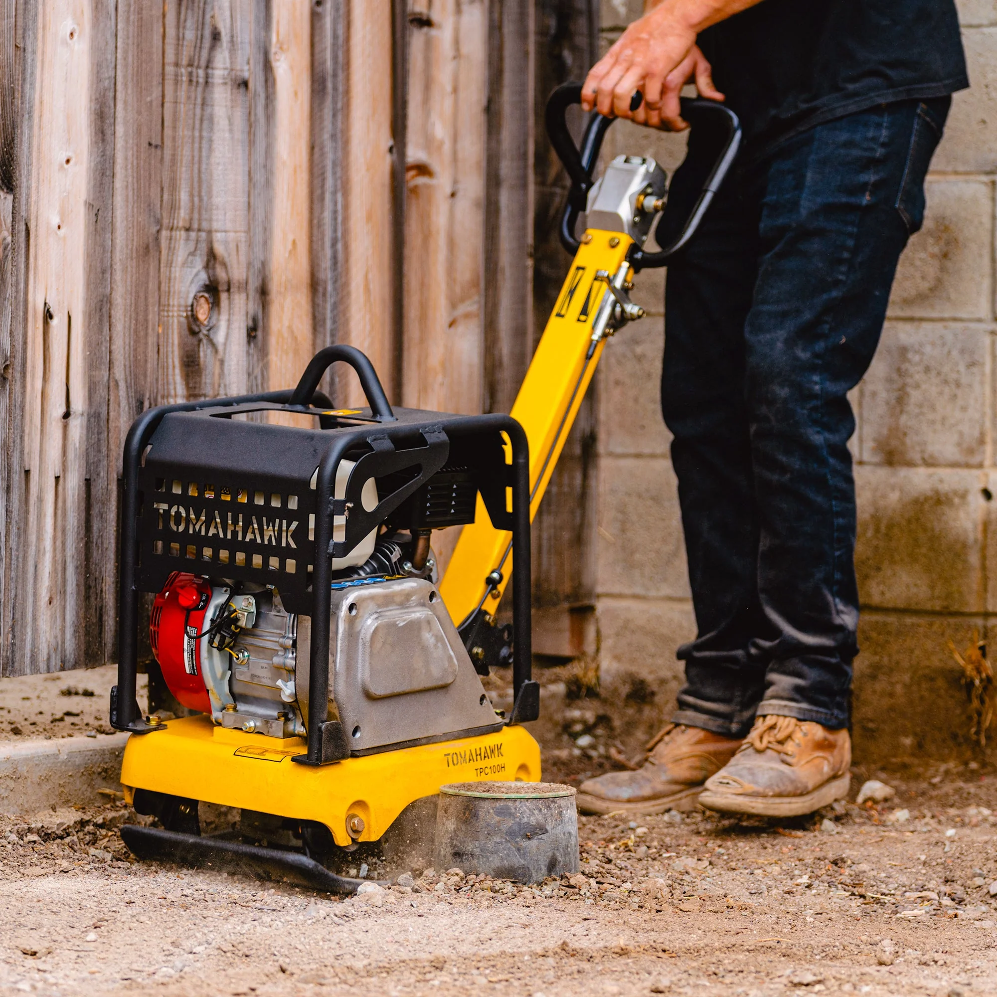 5.5 HP Honda Reverse Plate Compactor 19x14 Plate for Asphalt, Aggregate, Cohesive Soil Compaction - Image 8
