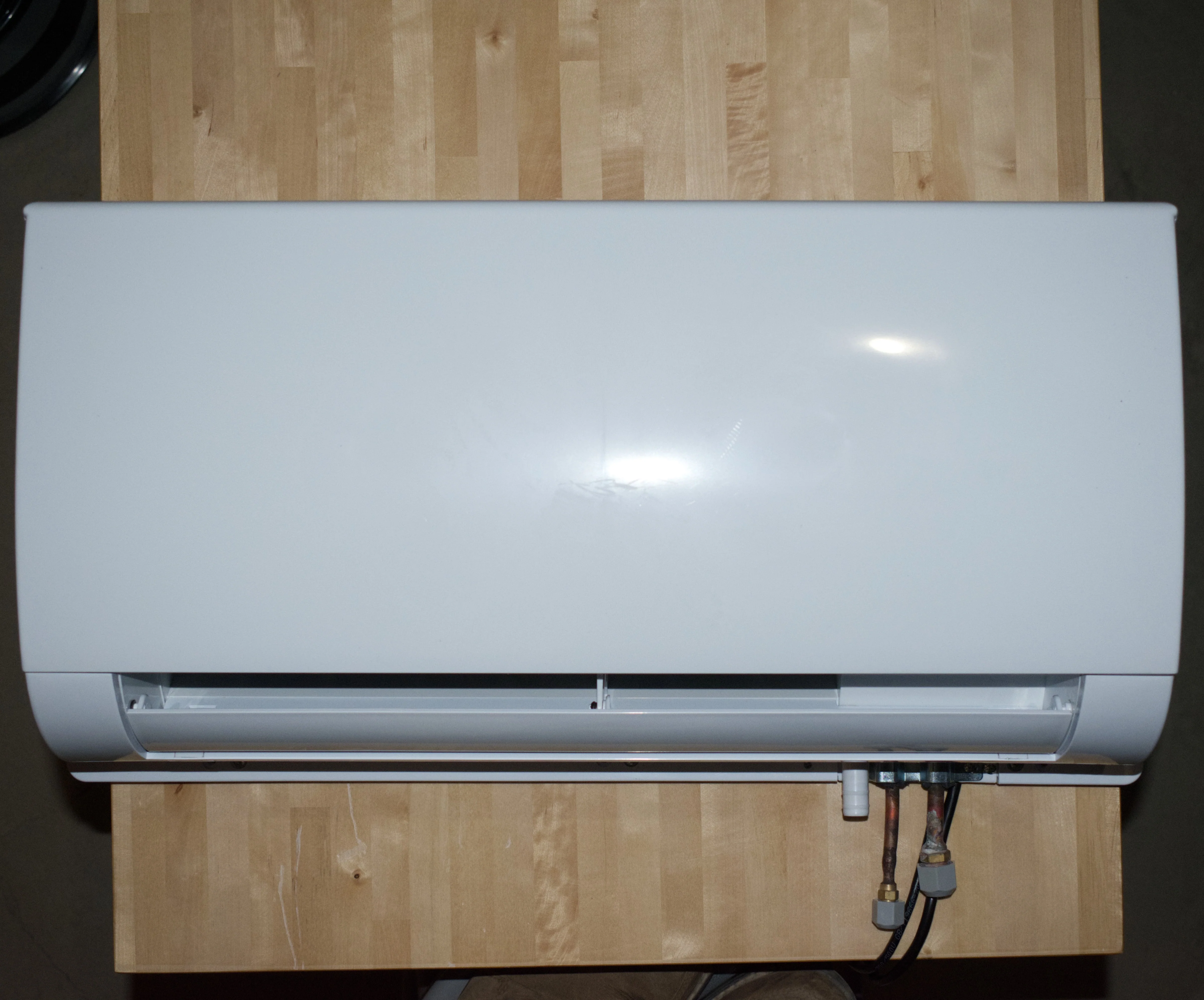 7000 BTU/h Compact Pure DC Mini Split Heat Pump w/ bracket - Image 5