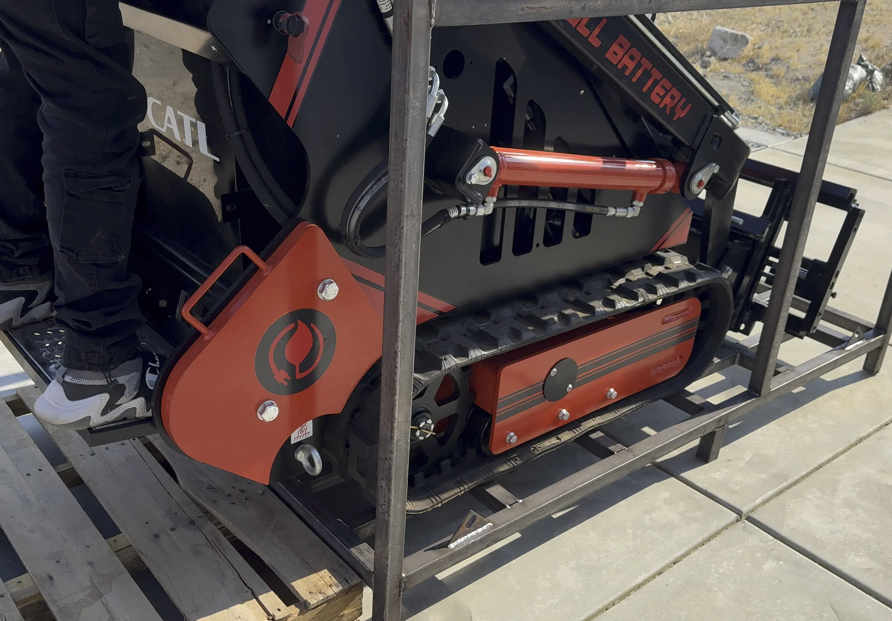 72V 16.4kWh Curiosity Mini Track Loader Skid Steer - Image 10