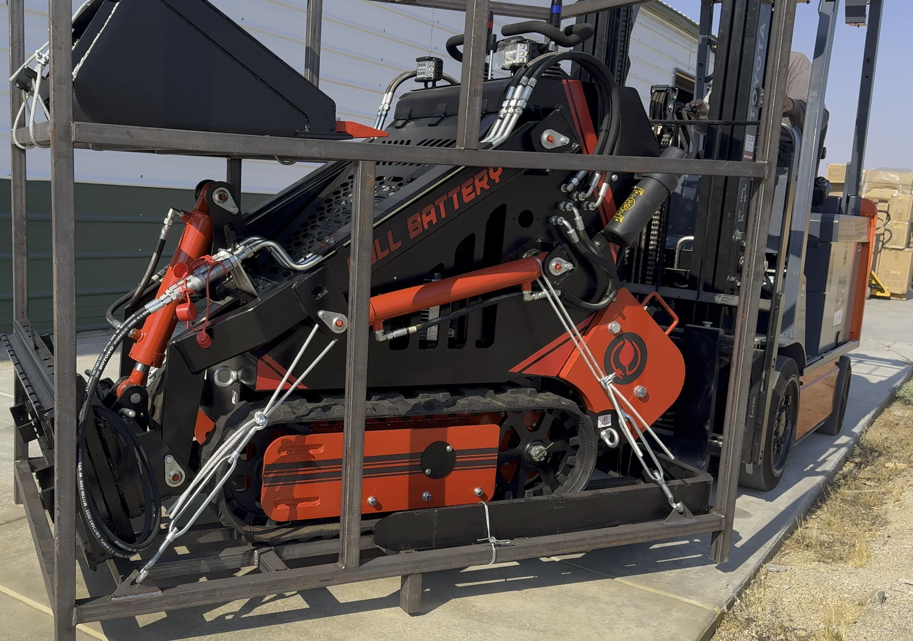72V 16.4kWh Curiosity Mini Track Loader Skid Steer - Image 11