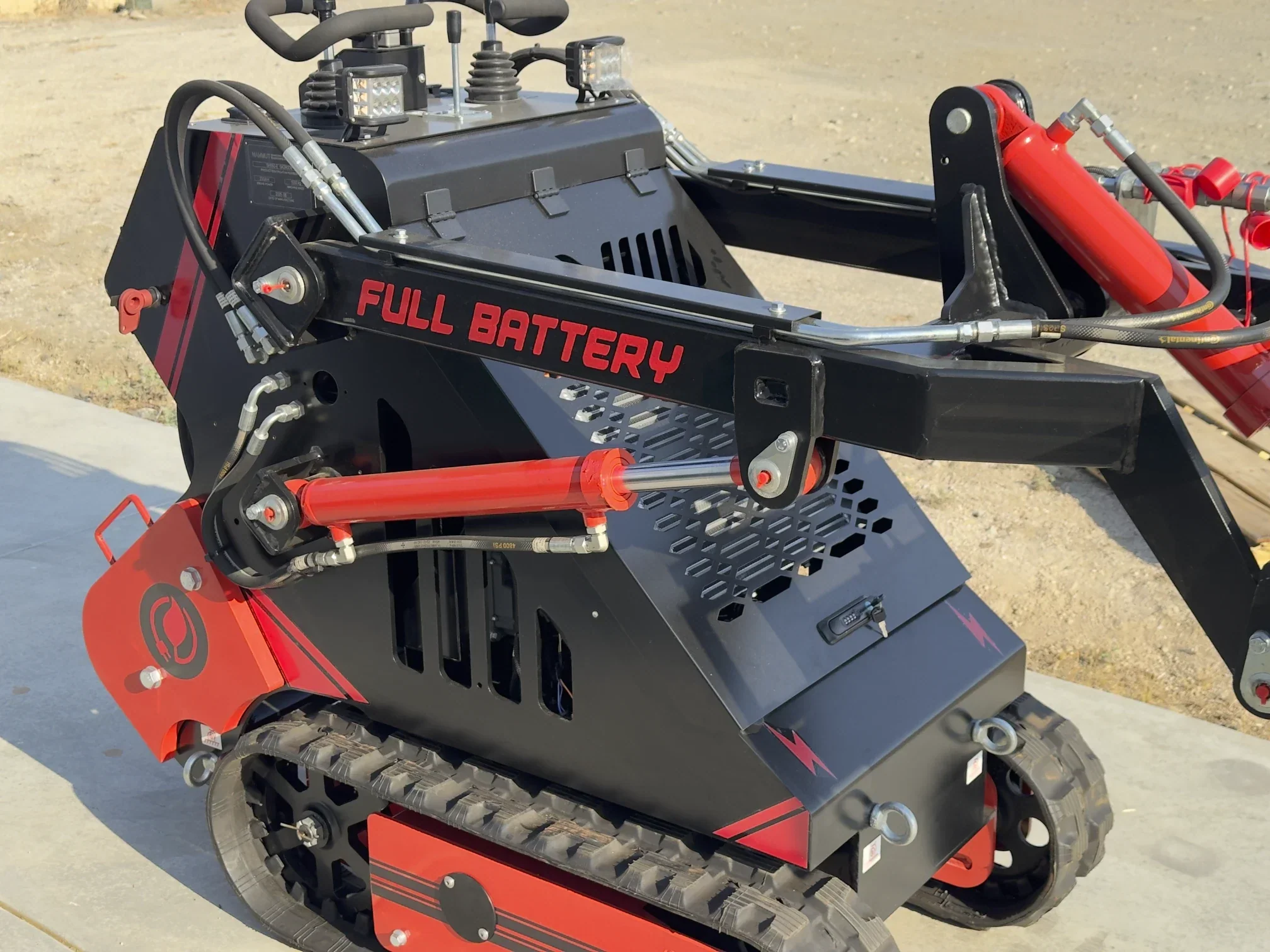 72V 16.4kWh Curiosity Mini Track Loader Skid Steer - Image 22