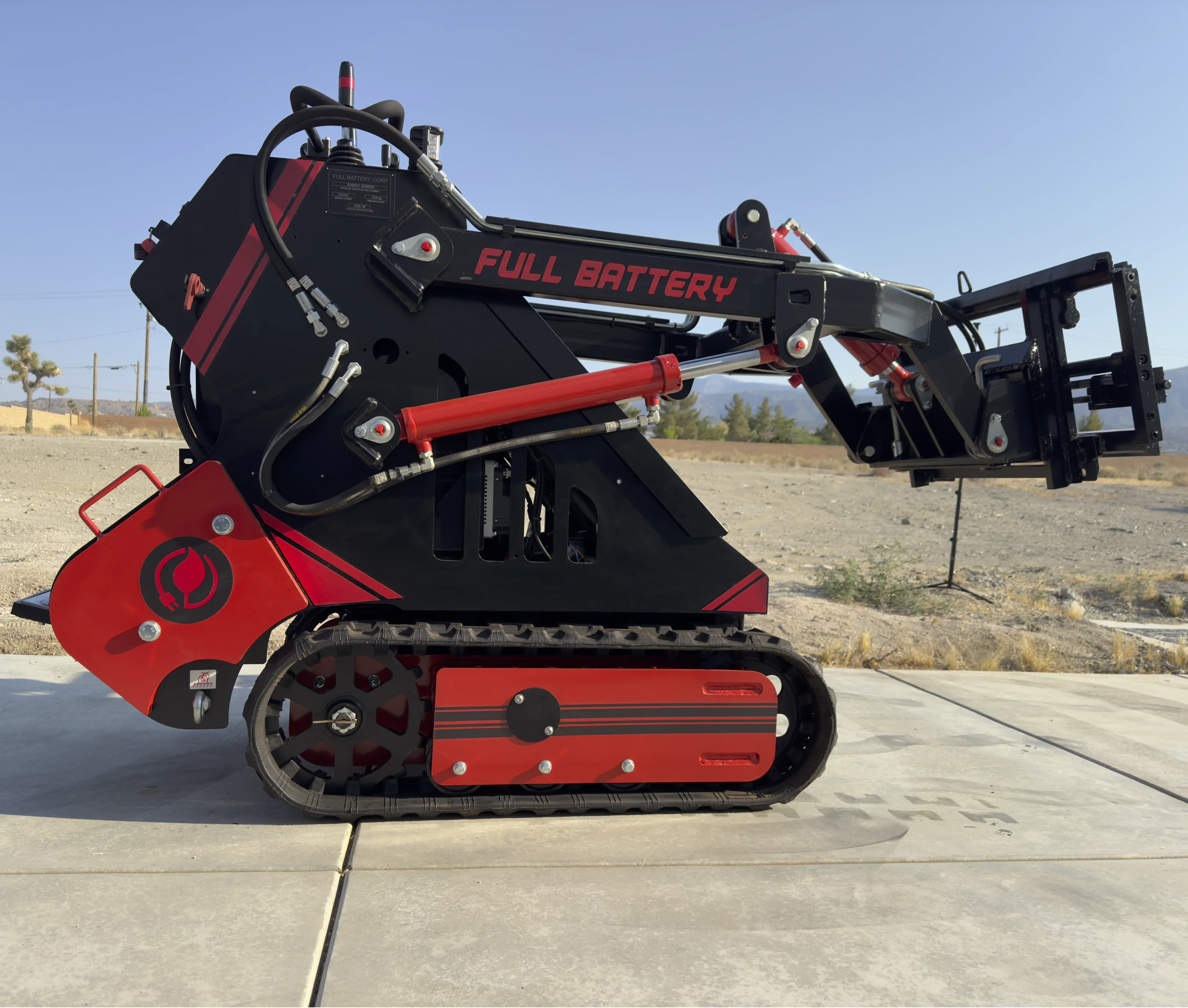 72V 16.4kWh Curiosity Mini Track Loader Skid Steer - Image 3