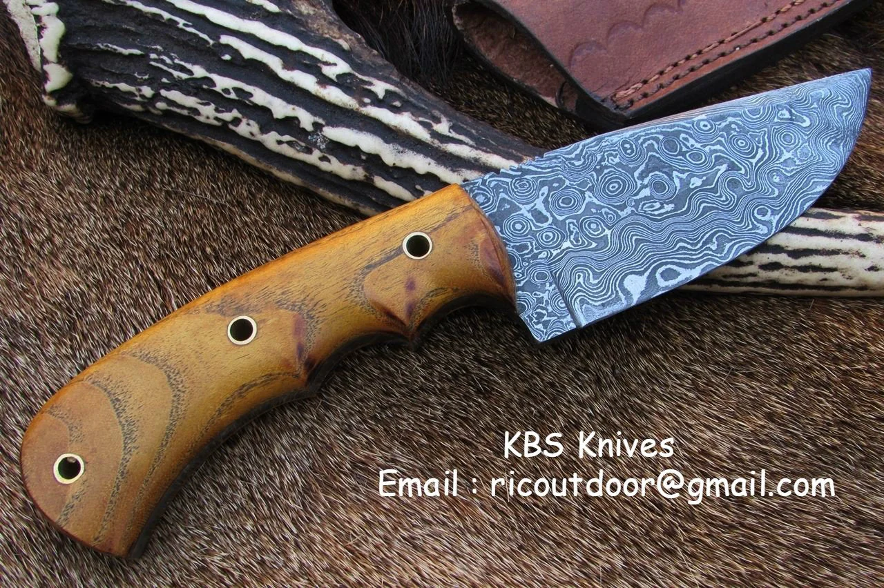 8.5-Inch Damascus Steel Drop Point Skinning Knife with Native Wood Handle - Image 2