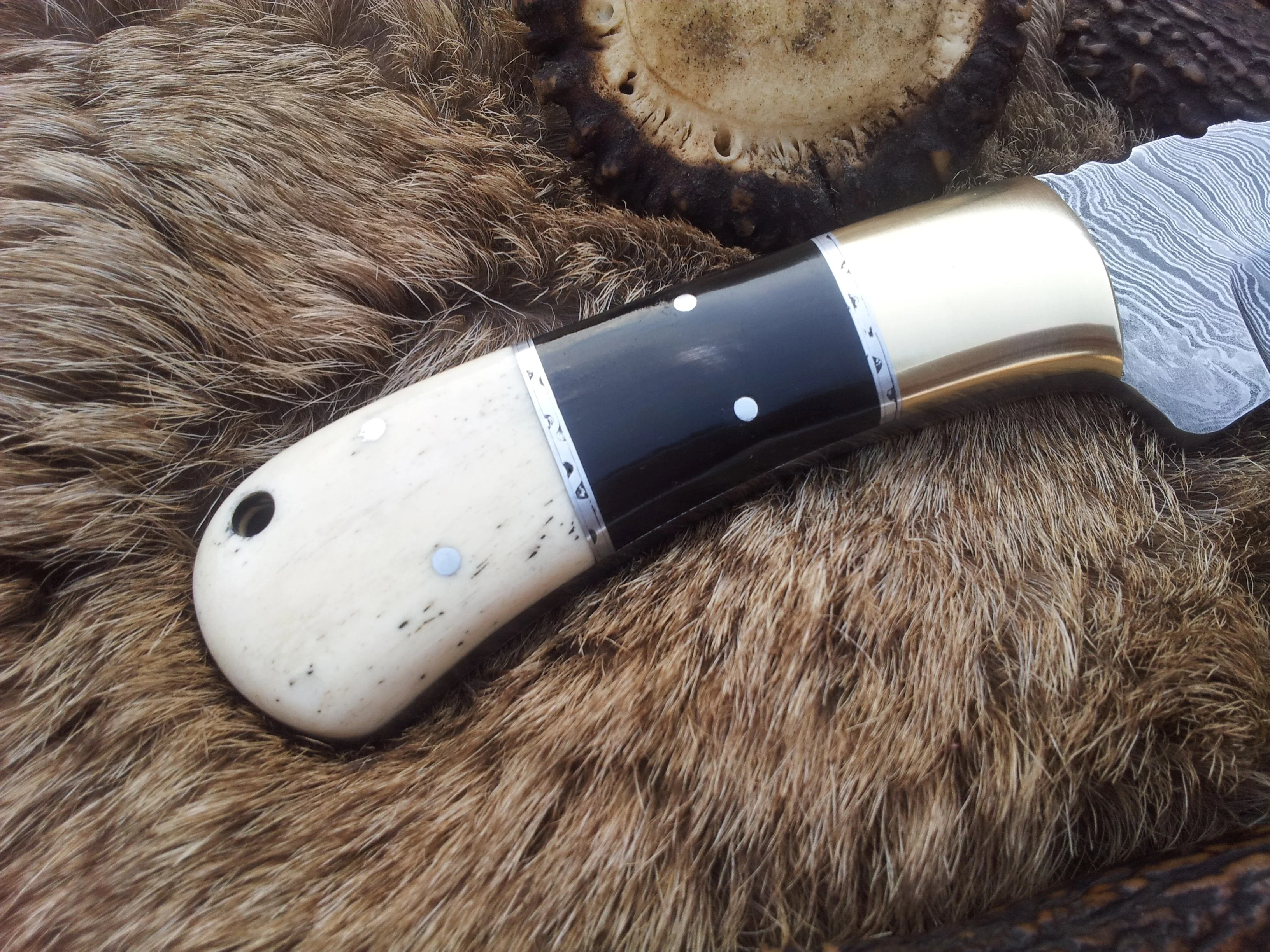 Beautiful Hand Made Damascus Knife - Image 4