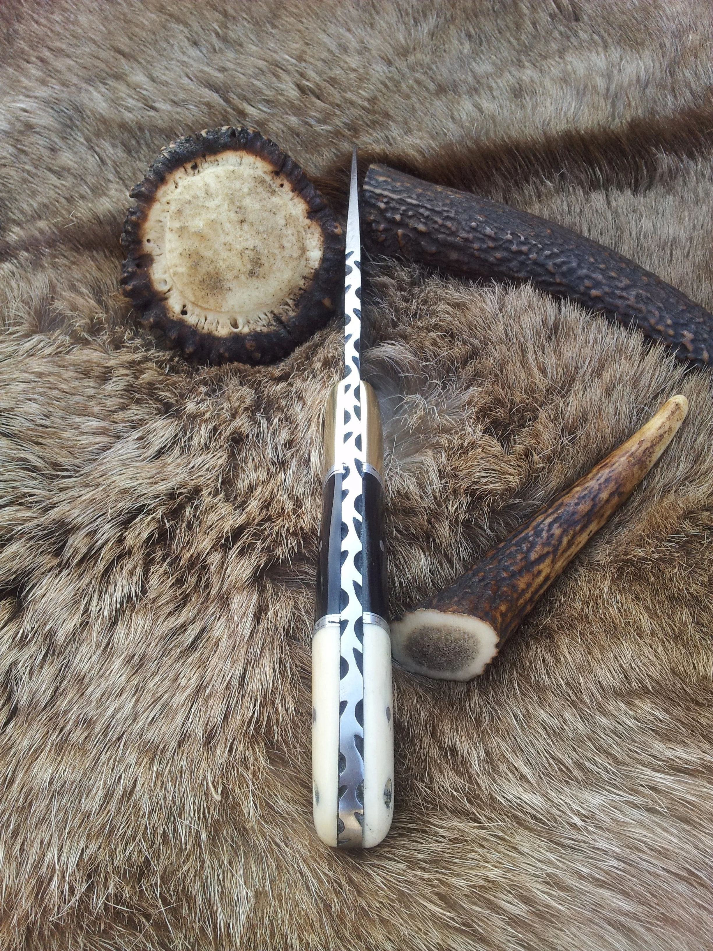 Beautiful Hand Made Damascus Knife - Image 5