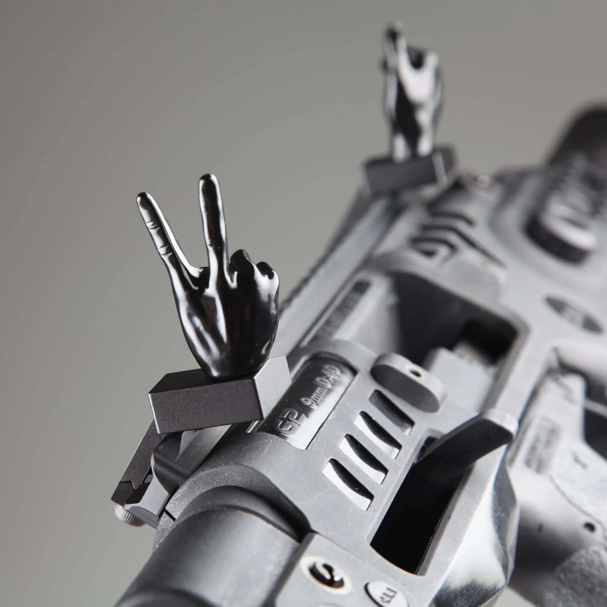 Black Color Novelty Finger Iron Sight Set - Offset 45 Degree (V Hand & Thumbs Up) - Image 3