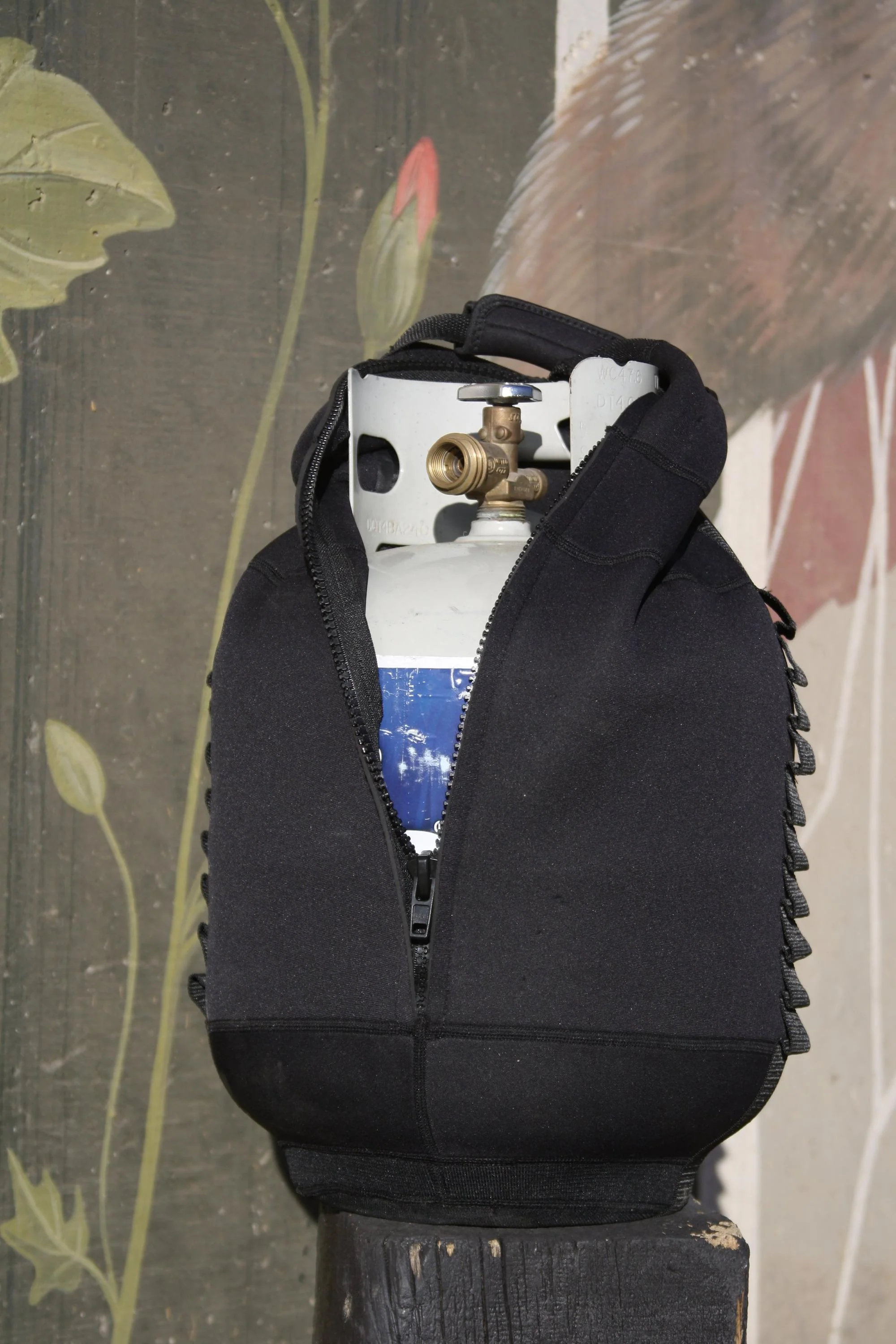 Burt's Tank Top: Insulating Propane Tank Cover (SC) - Image 3