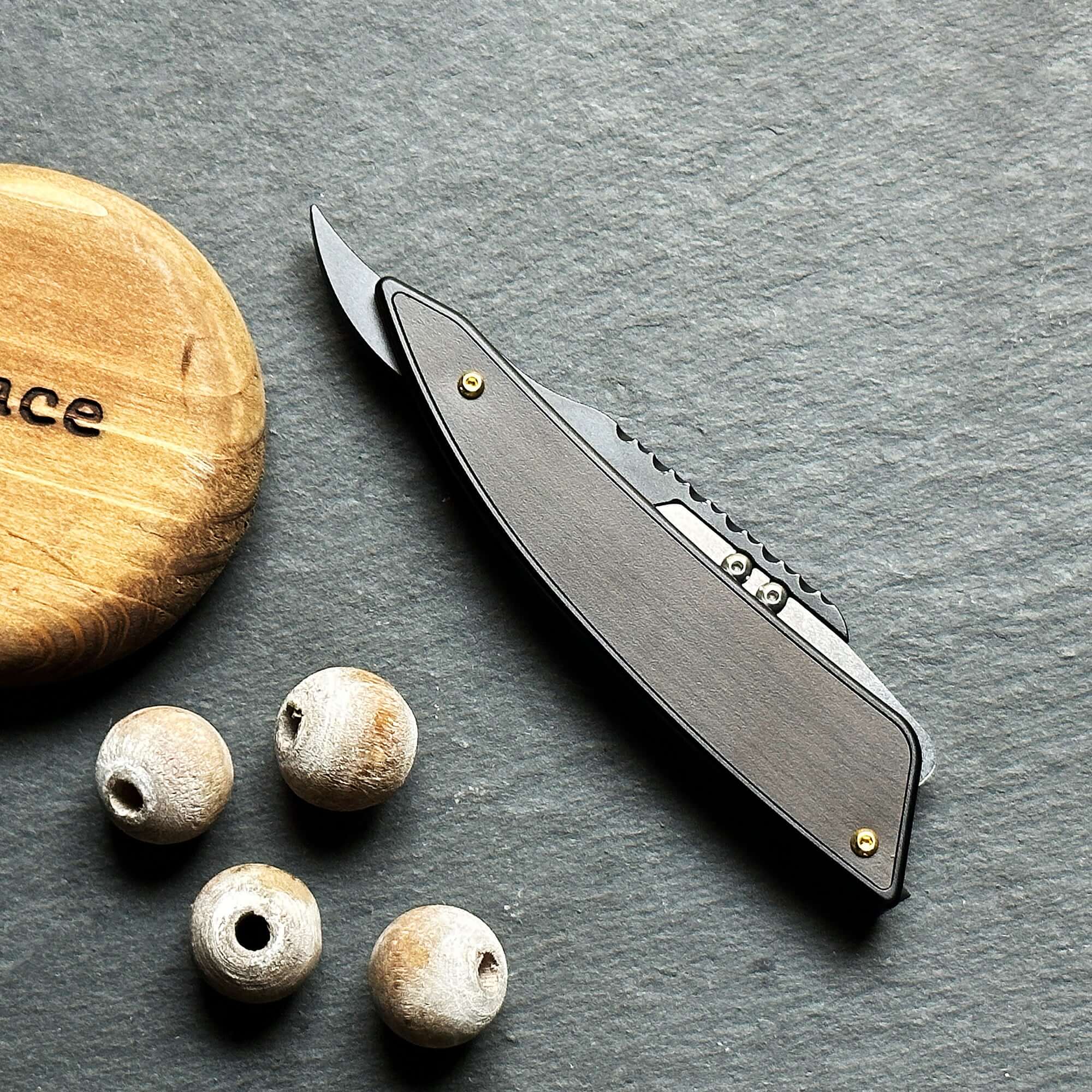 Comb: Stinger Vintage Straight Razor Style Comb, Hair Comb, Beard Comb, Grooming Comb, EDC - Image 2
