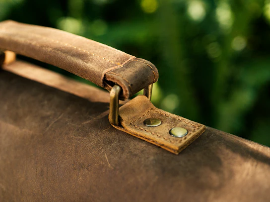Crazy Horse Leather Messenger Bag - Image 4