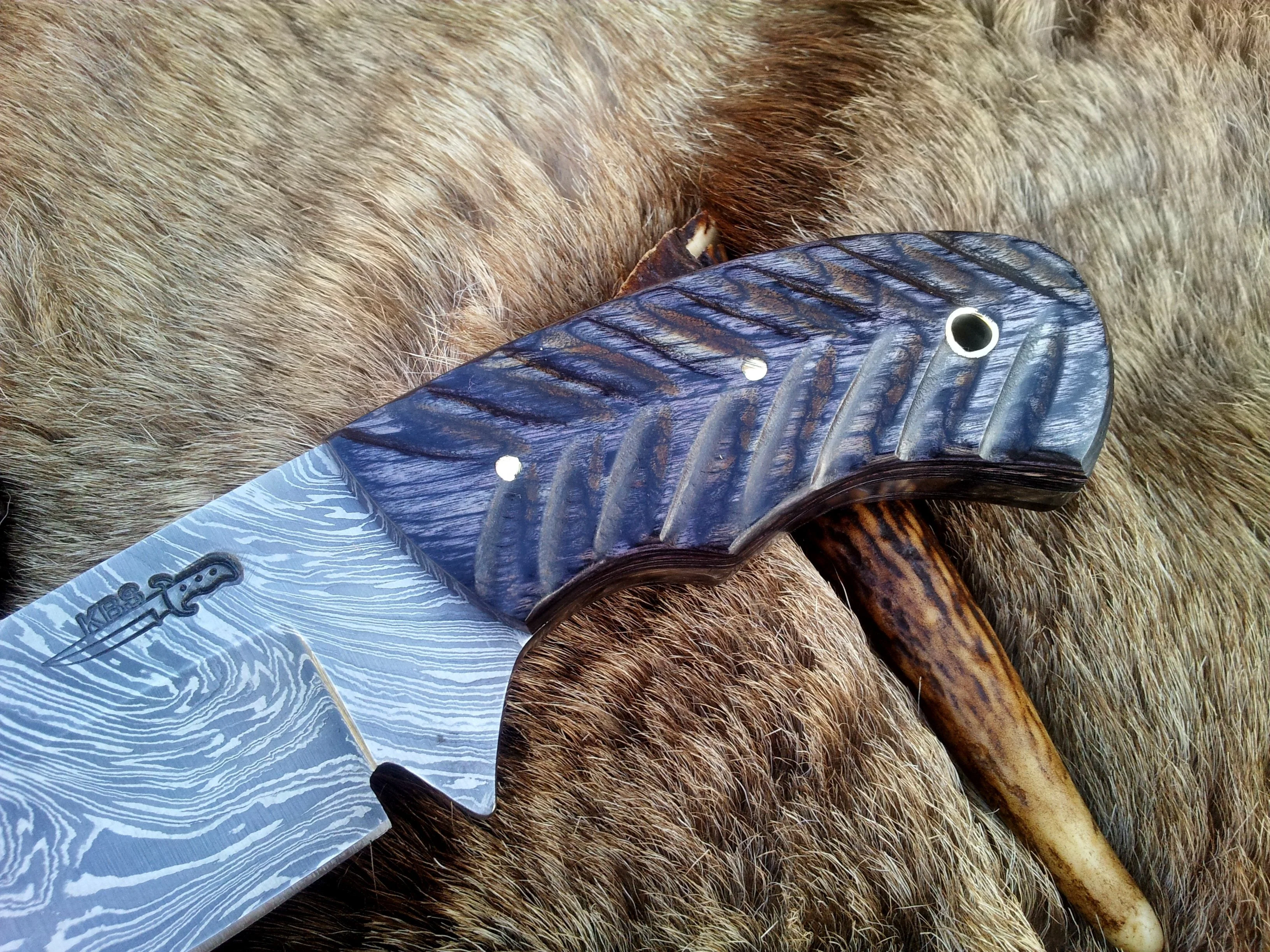 Custom Damascus Steel Field Dressing Deer Skinning Knife with Exotic Pakka Wood Handle – 8.5 Inch Hunting Knife - Image 3