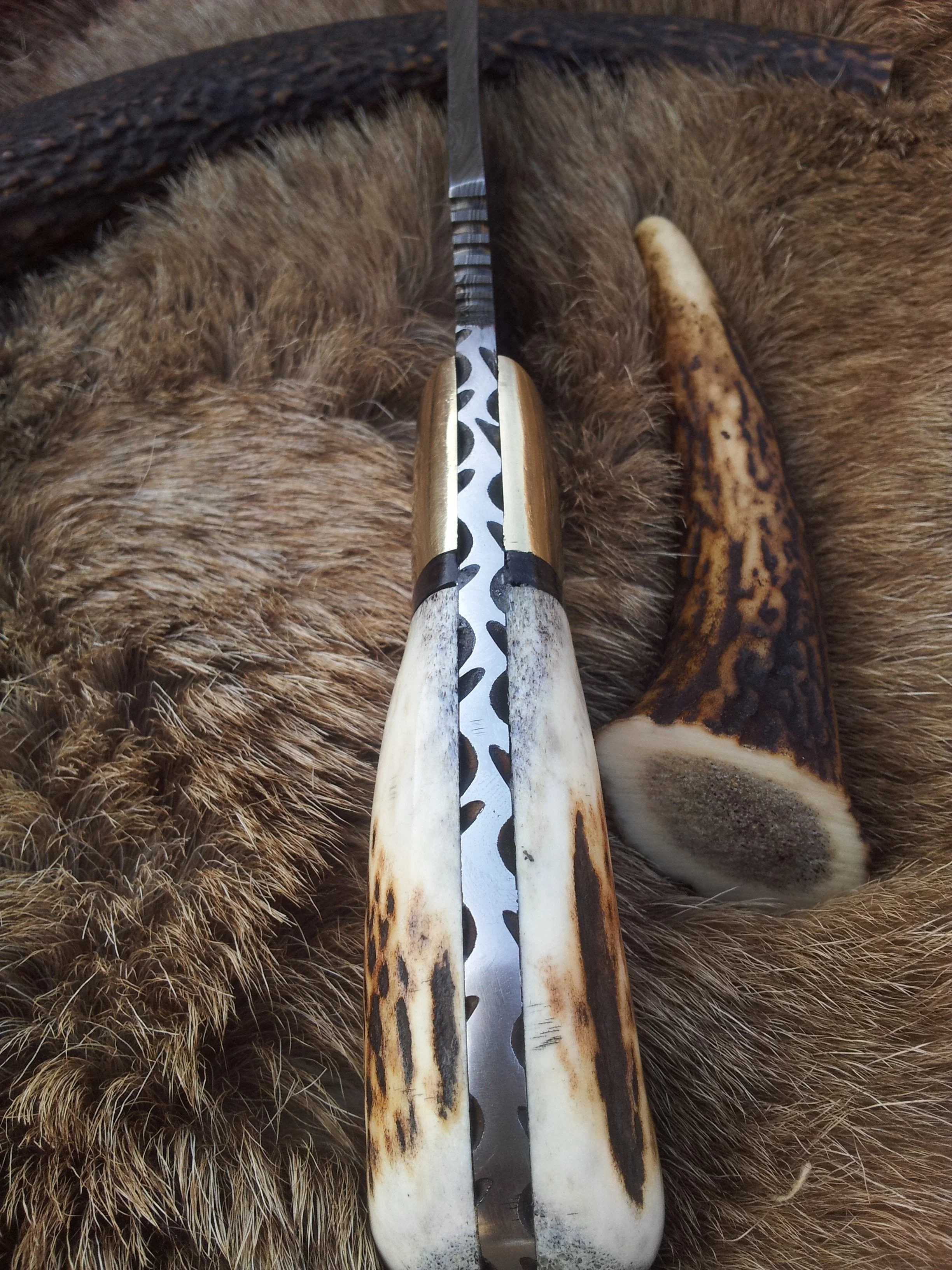 Custom Damascus Steel Field Dressing Deer Skinny Knife – 7.25 Inch Drop Point Blade with Antler Horn Handle and Brass Bolster - Image 5