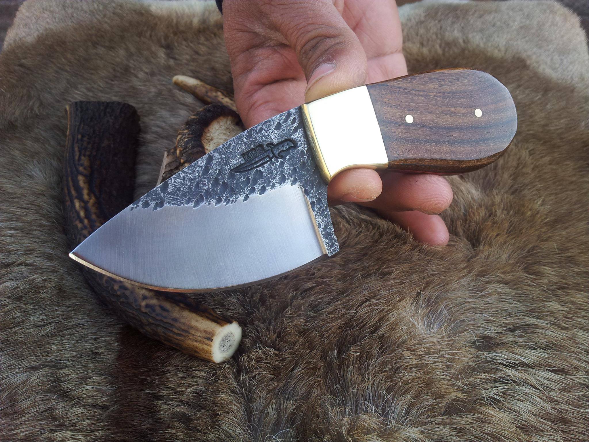 Custom Hand Forged 1095 Field Dressing Deer Skinning Knife – 6 Inch Drop Point Blade with Rosewood Handle and Brass Bolster - Image 3