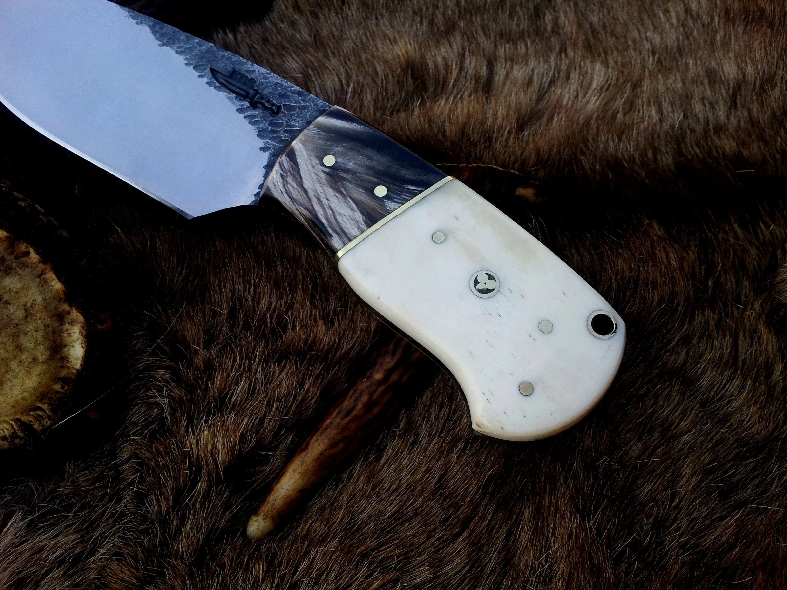 Custom Handcrafted 1095 Forged Steel Skinning Knife with Buffalo Horn and Camel Bone Handle - 8 Inch Hunting Knife - Image 2