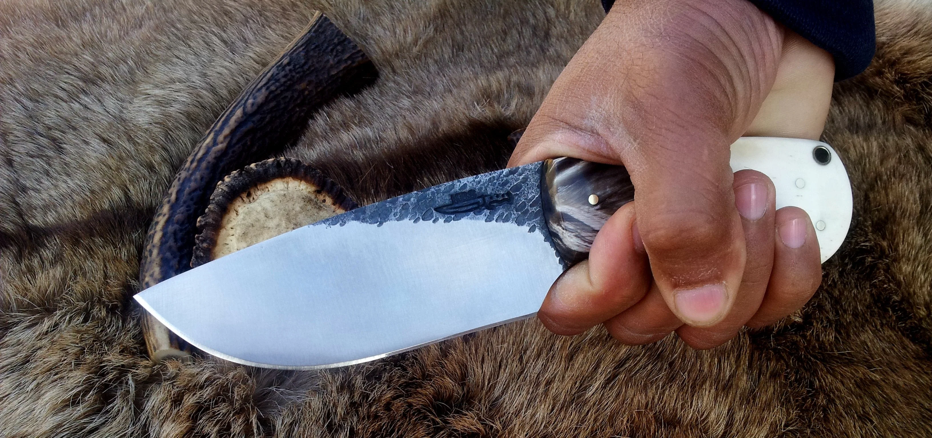 Custom Handcrafted 1095 Forged Steel Skinning Knife with Buffalo Horn and Camel Bone Handle - 8 Inch Hunting Knife - Image 3