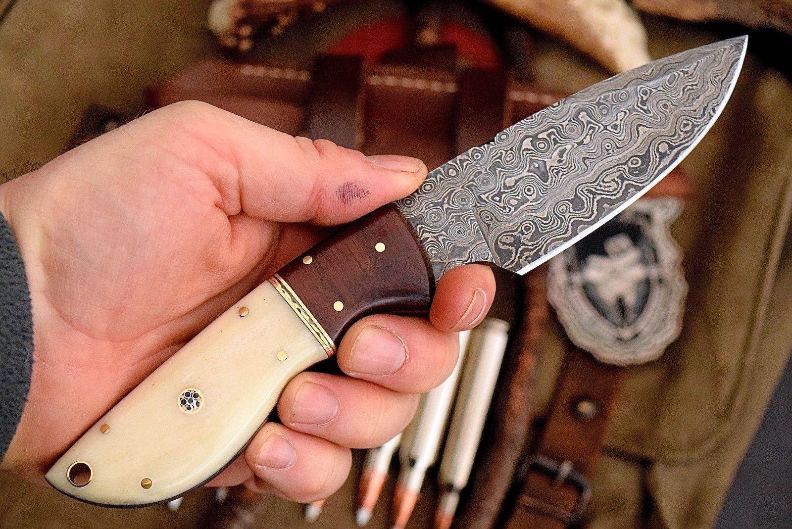 Custom Handmade Damascus Deer Skinning Knife – Rosewood & Bone Handle, 8.5" with Leather Sheath - Image 3
