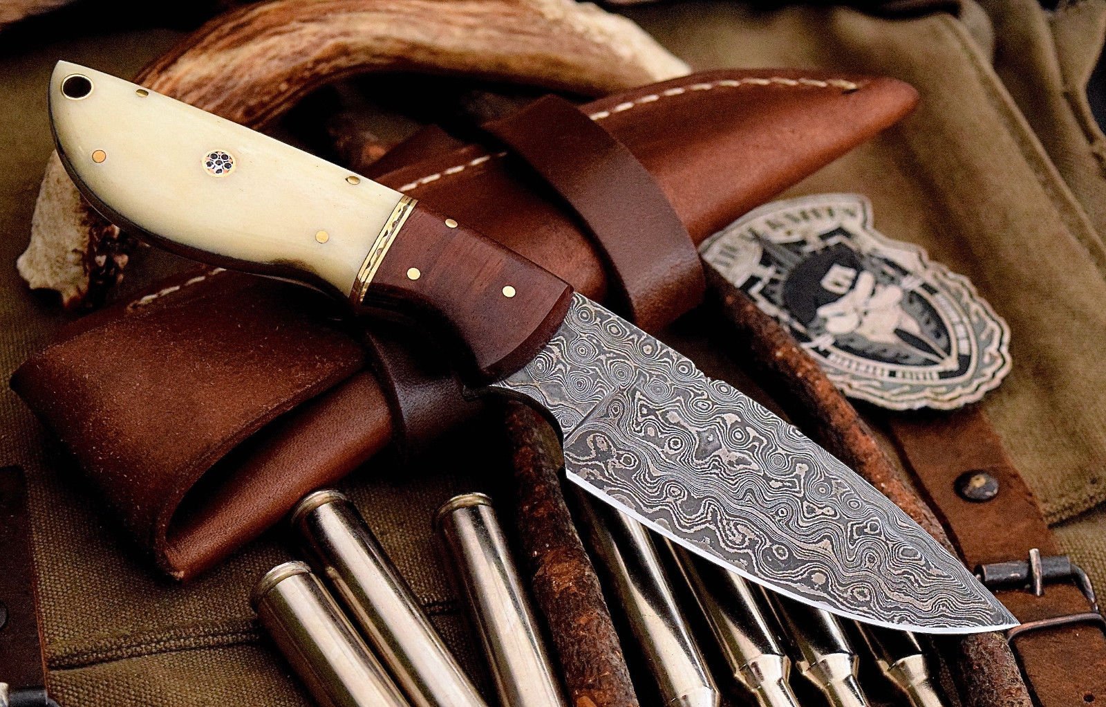 Custom Handmade Damascus Deer Skinning Knife – Rosewood & Bone Handle, 8.5" with Leather Sheath - Image 4
