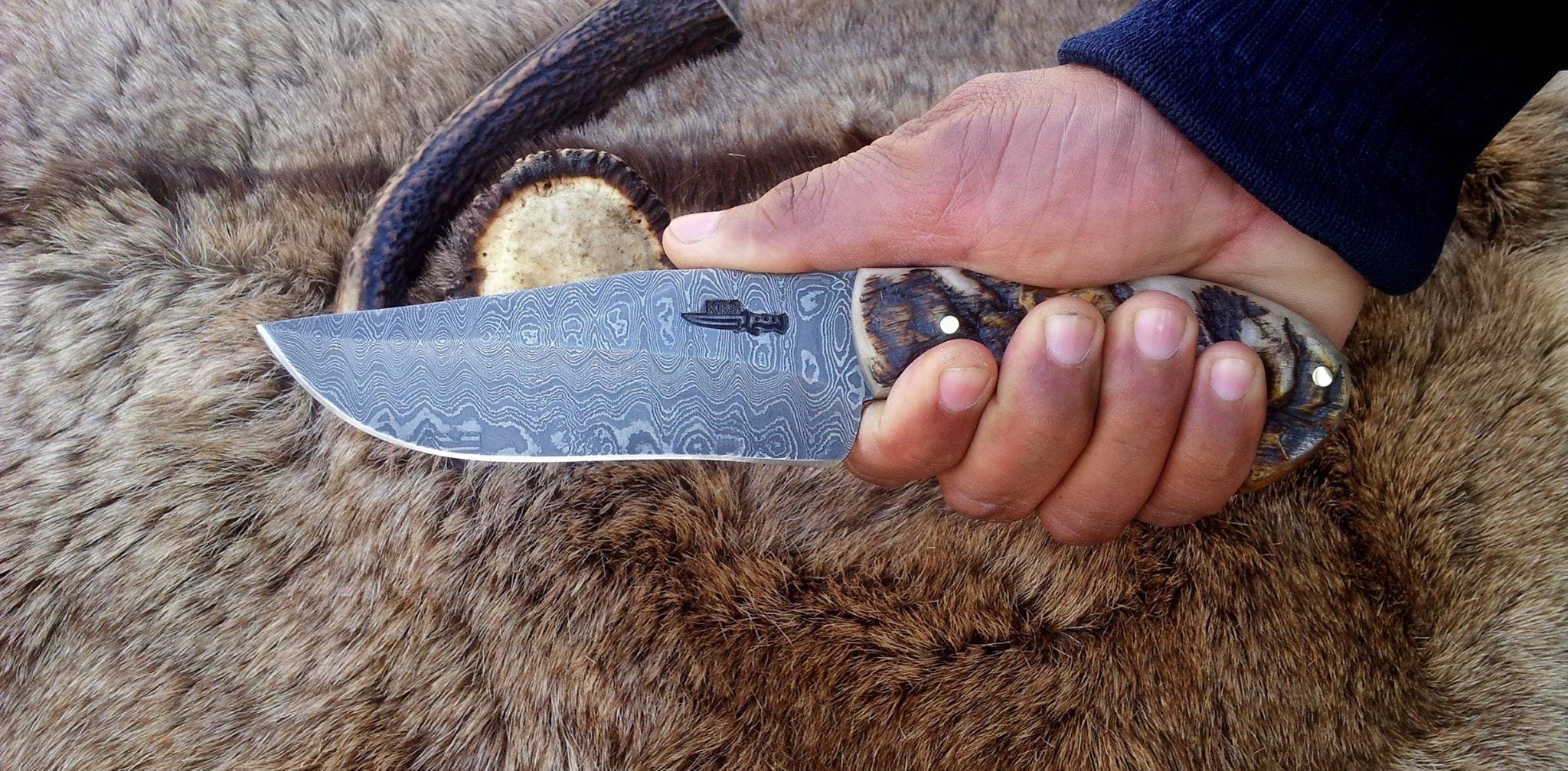 Custom Handmade Damascus Hunting Knife | Full Tang Damascus Steel with Sheep Horn Handle | 9.5 Inches | Leather Sheath | KBS Knives - Image 4