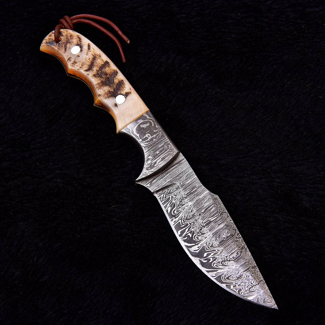 Custom Handmade Damascus Skinning Knife with Sheep Horn Handle, 9-inch - Image 2