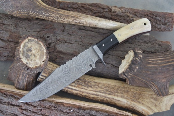 Custom Handmade Damascus Steel Clip Point Hunting Knife - Image 2