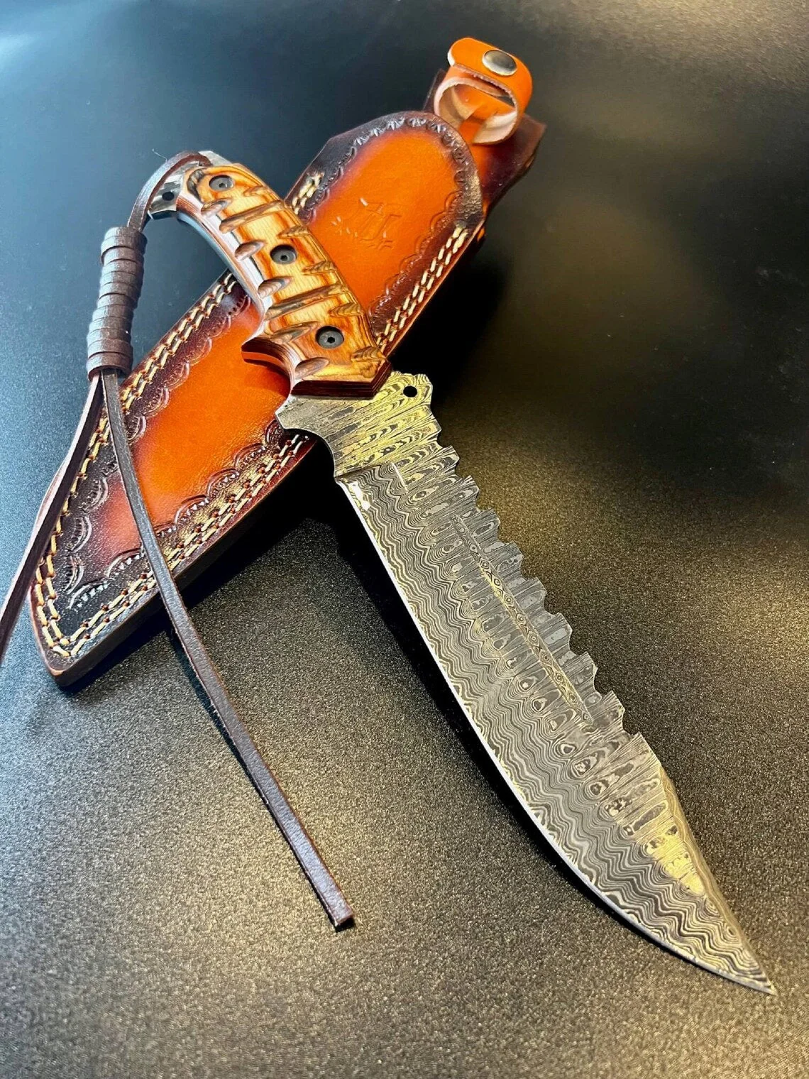 Custom Handmade Damascus Steel Fighter Bowie Knife with Exotic Wood Handle and Leather Sheath - Image 2