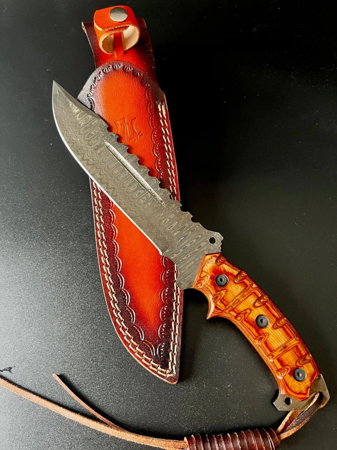 Custom Handmade Damascus Steel Fighter Bowie Knife with Exotic Wood Handle and Leather Sheath - Image 4