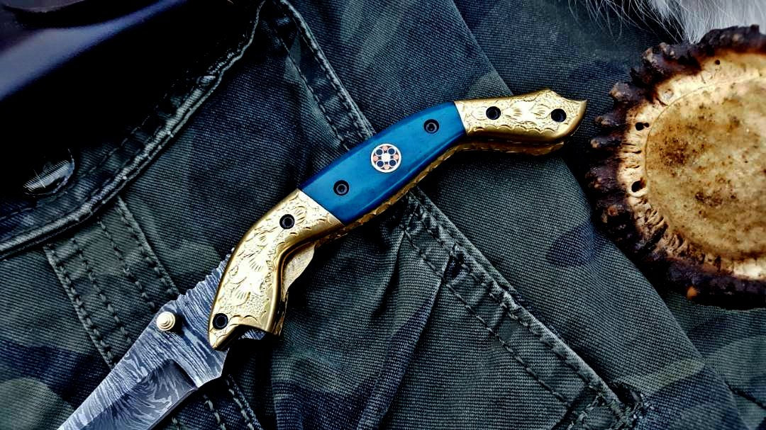 Custom Handmade Damascus Steel Folding Pocket Knife - Image 5
