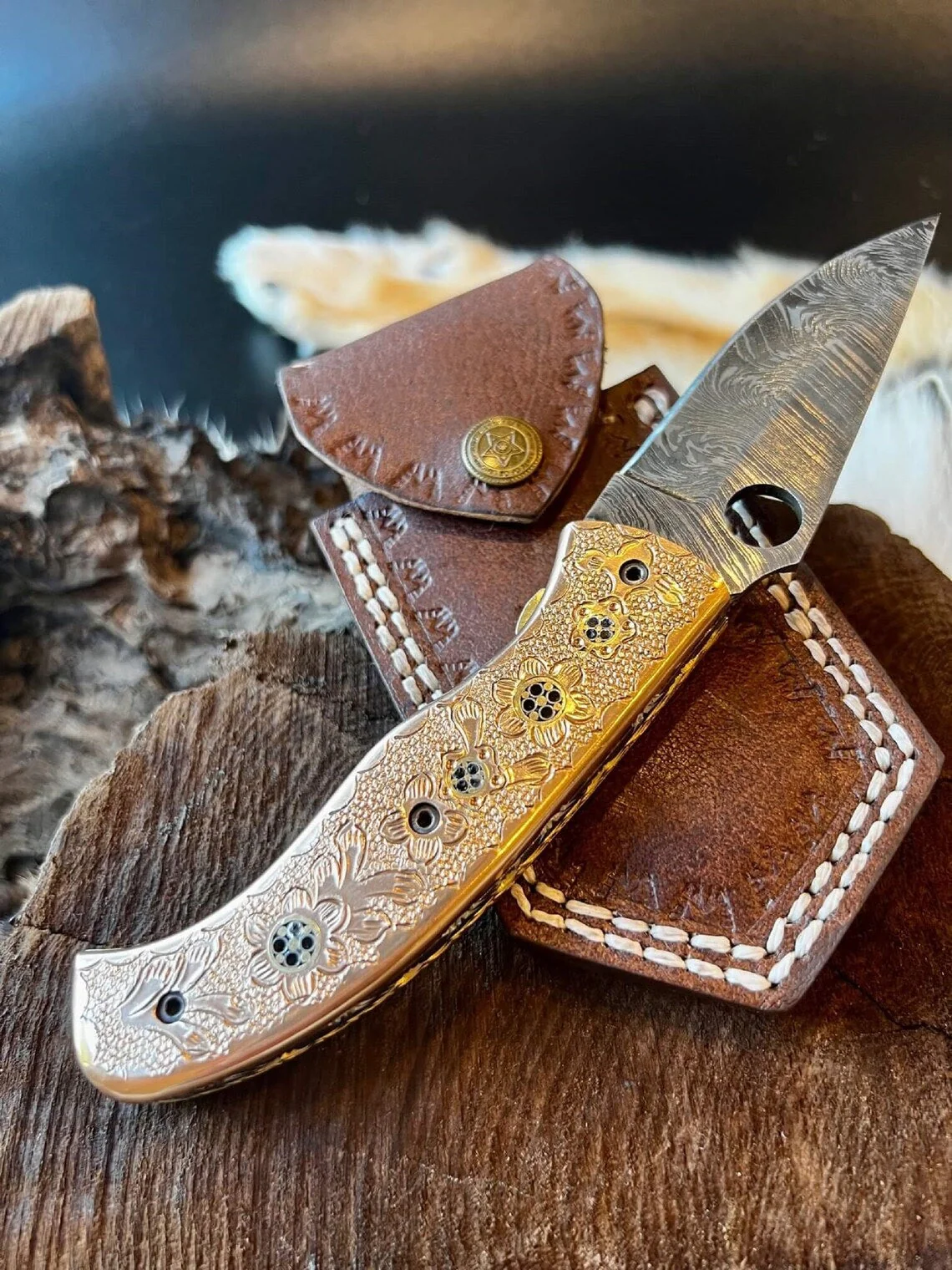 Custom Handmade Damascus Steel Folding Pocket Knife with Hand Engraved Brass Handle - Image 3