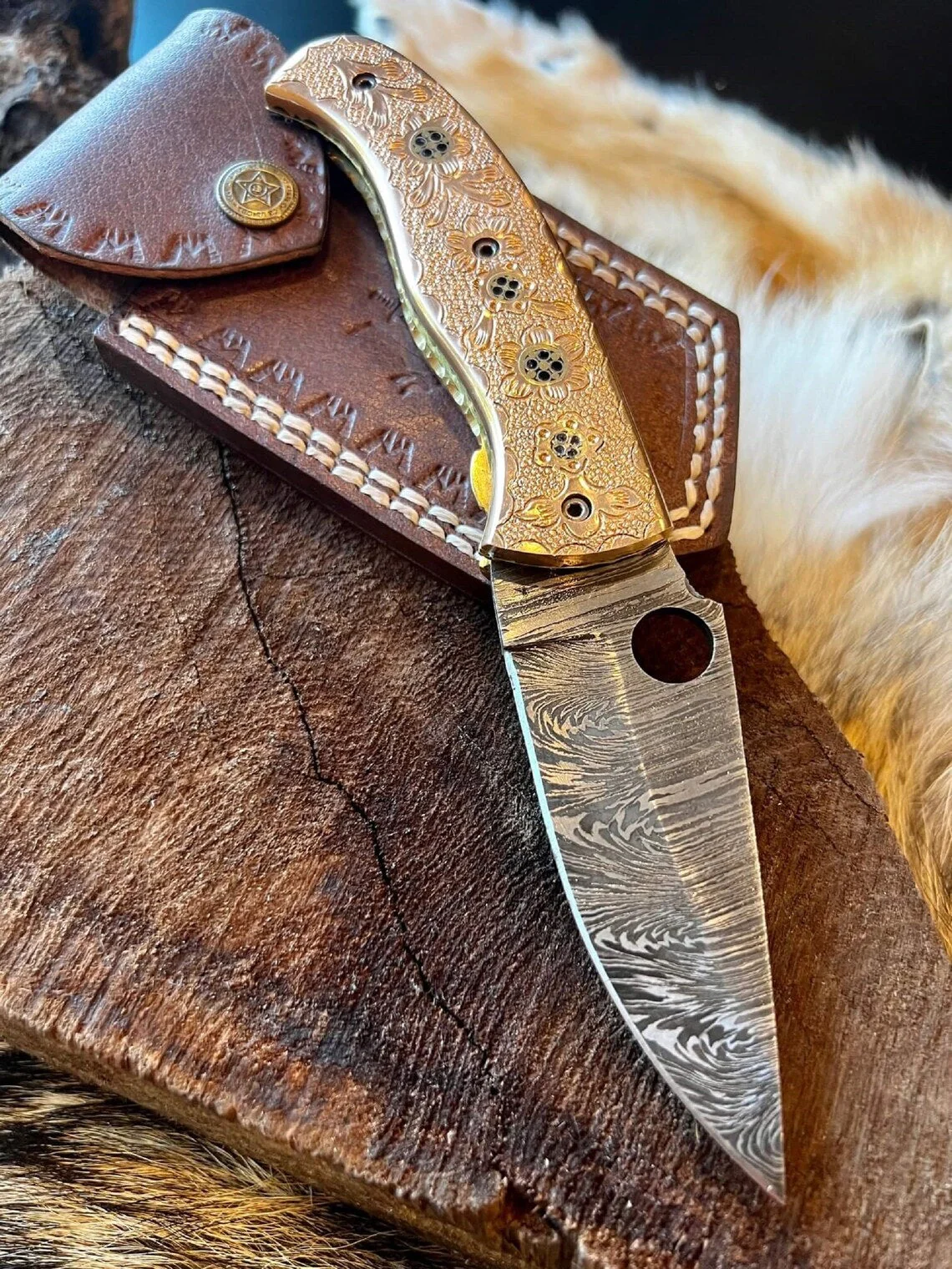 Custom Handmade Damascus Steel Folding Pocket Knife with Hand Engraved Brass Handle - Image 4