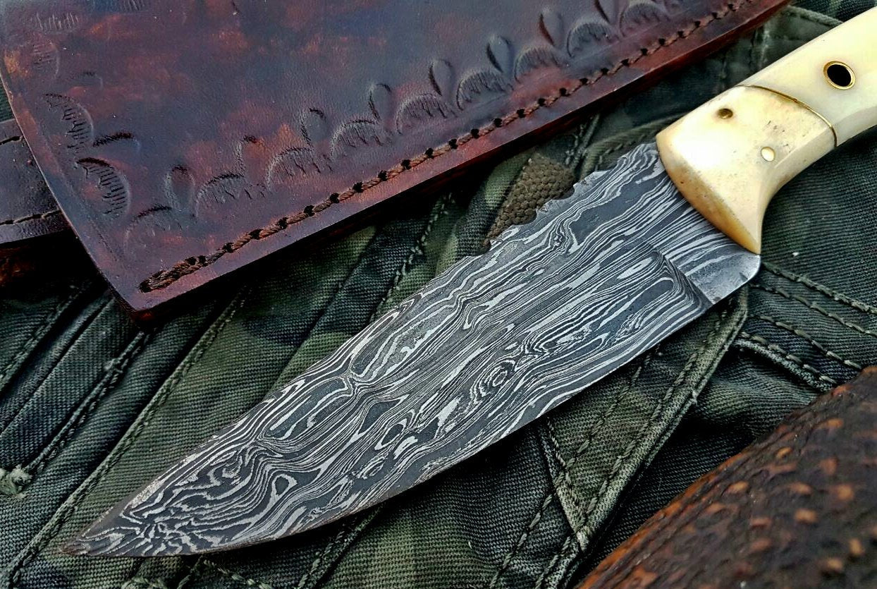 Custom Handmade Damascus Steel Hunting Knife - Image 2