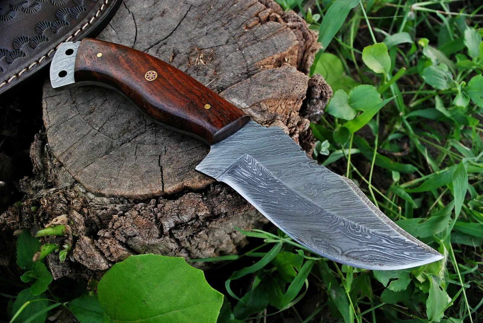 Custom Handmade Damascus Steel Hunting Knife - Image 2
