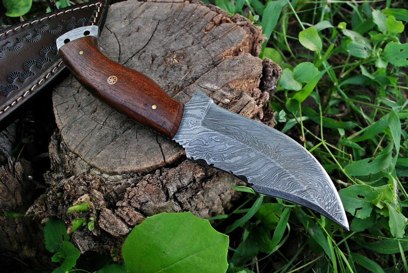 Custom Handmade Damascus Steel Hunting Knife - Image 4
