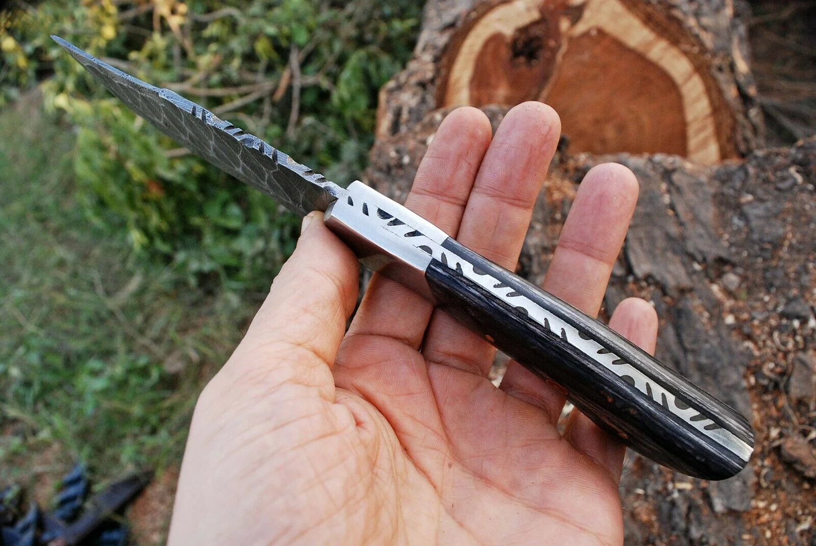 Custom Handmade Damascus Steel Hunting Knife - Image 4