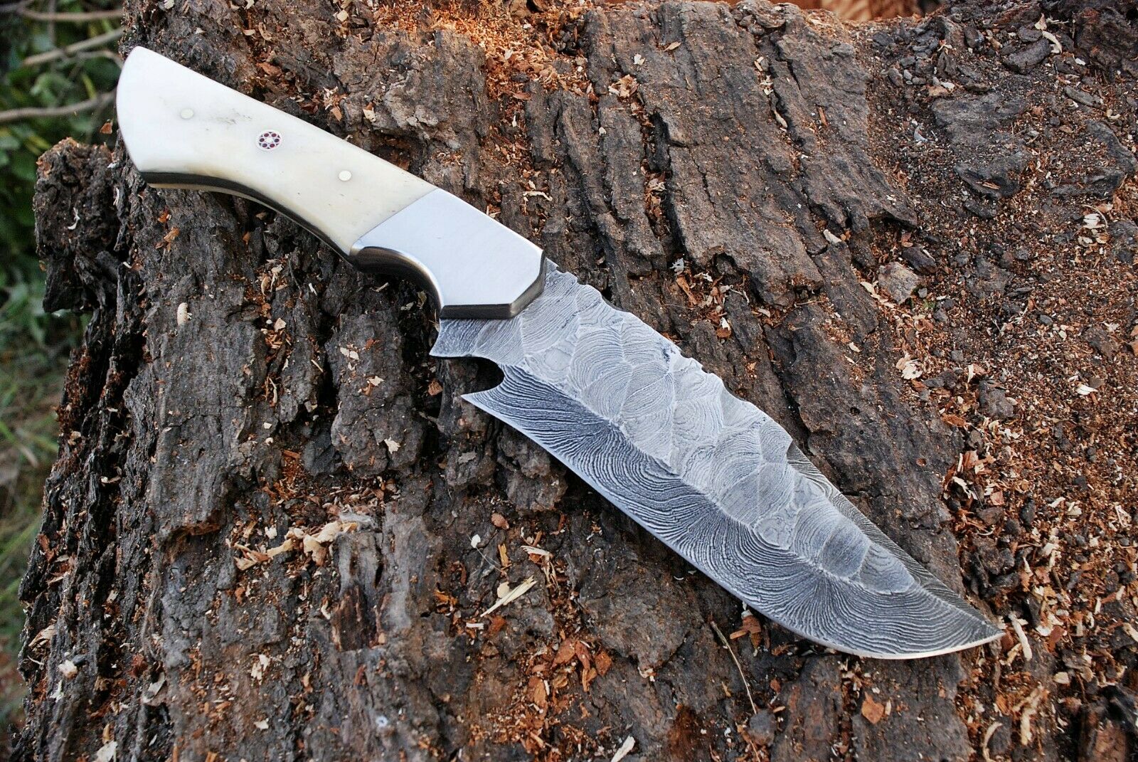 Custom Handmade Damascus Steel Hunting Knife - Image 3