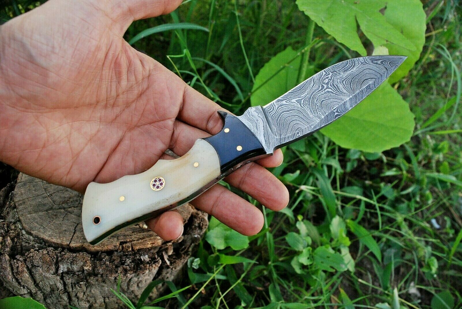 Custom Handmade Damascus Steel Hunting Knife - Image 4