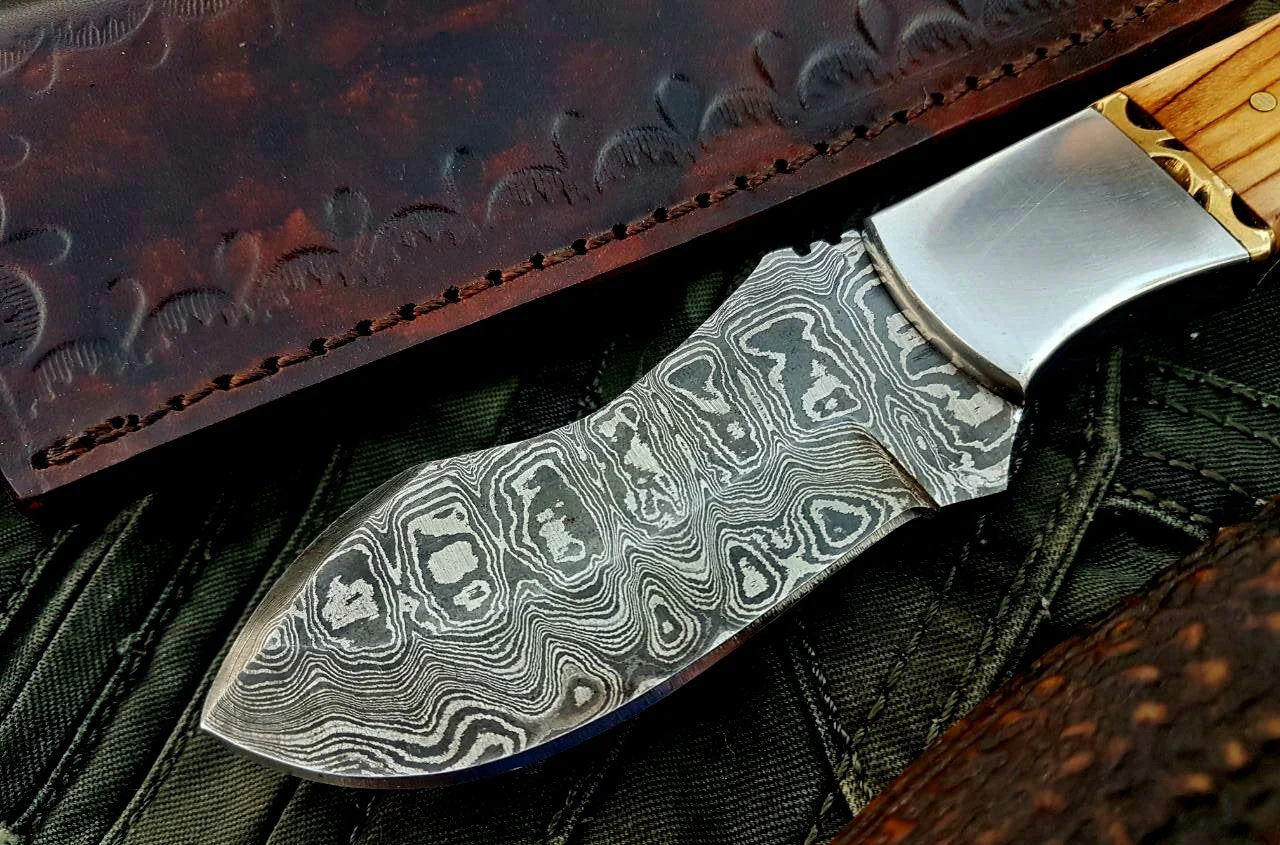 Custom Handmade Damascus Steel Hunting Skinning Knife - Image 2