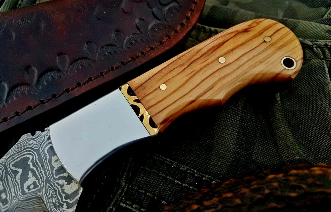Custom Handmade Damascus Steel Hunting Skinning Knife - Image 3