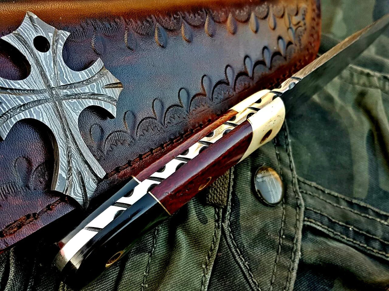 Custom Handmade Damascus Steel Skinning Hunting Knife - Image 4