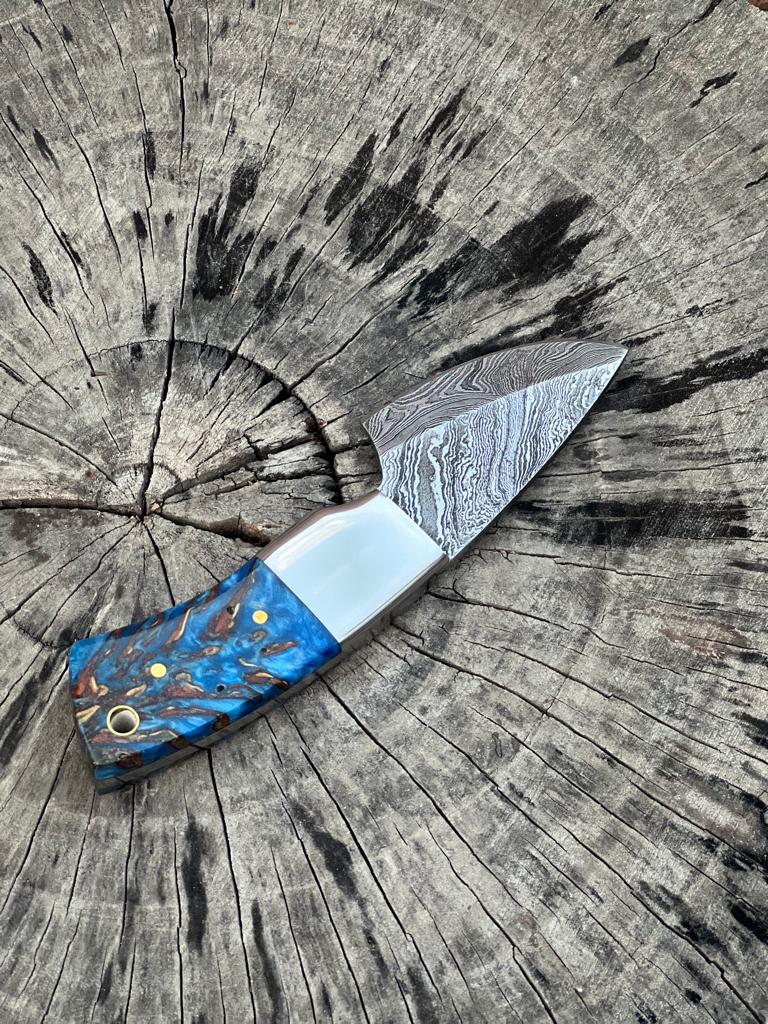 Custom Handmade Damascus Steel Skinning Knife - Image 4