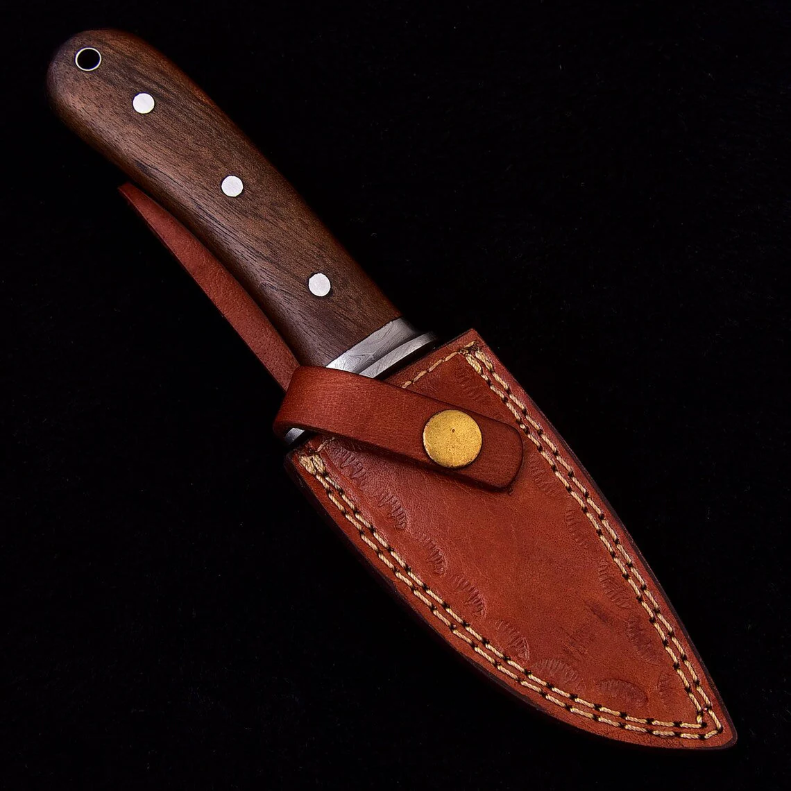 Custom Handmade Damascus Steel Skinning Knife with Walnut Wood Handle, 7.75-inch - Image 4