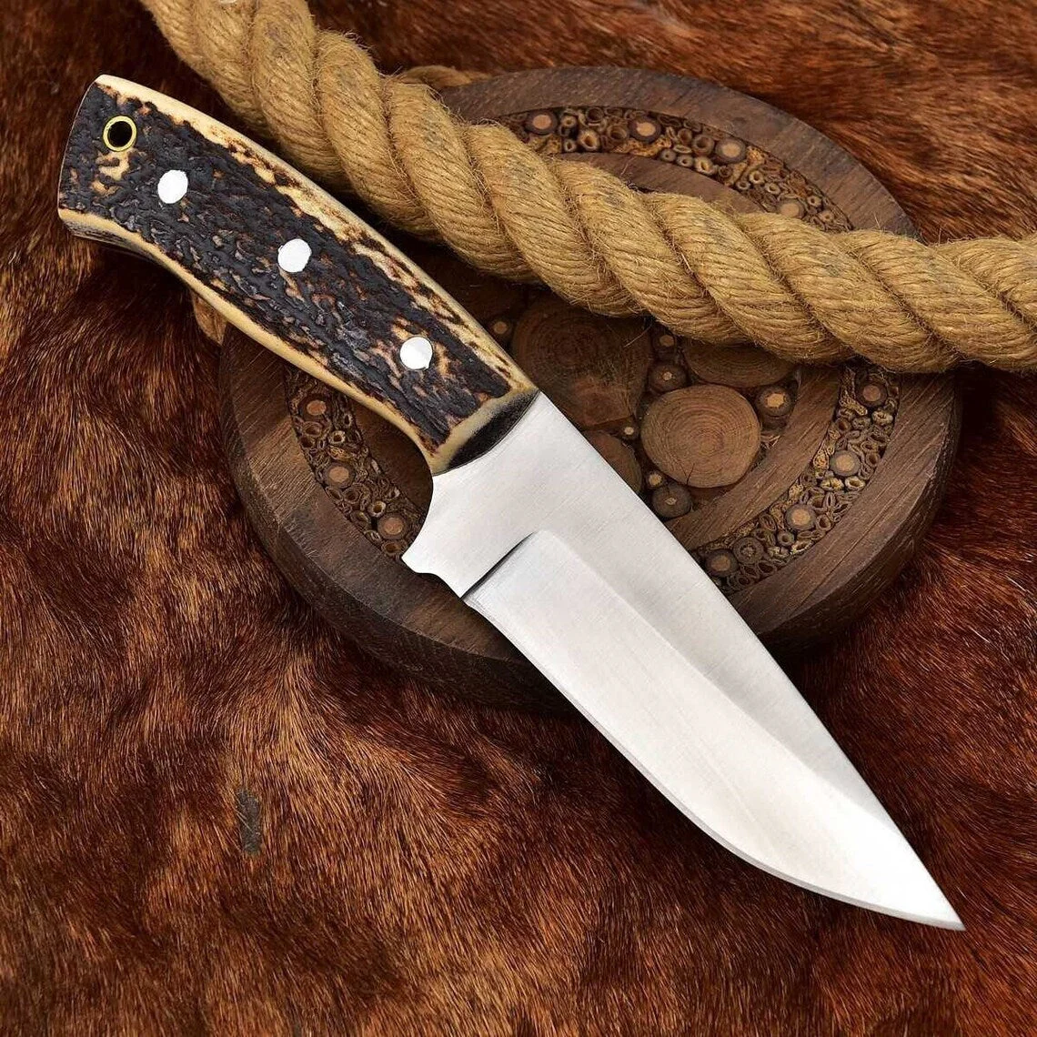 Custom Handmade Great Skinning Knife with Leather Sheath - Image 2
