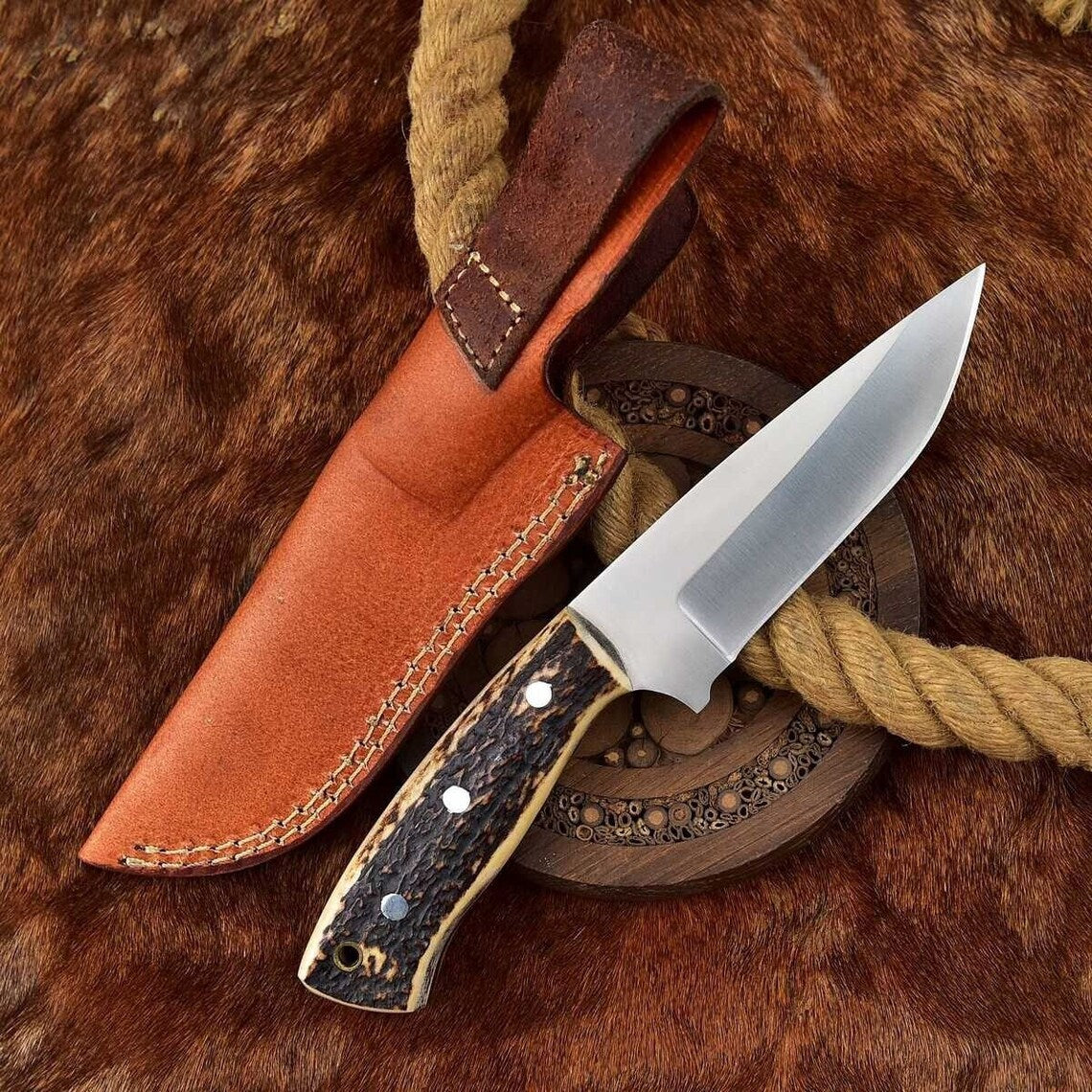 Custom Handmade Great Skinning Knife with Leather Sheath - Image 3