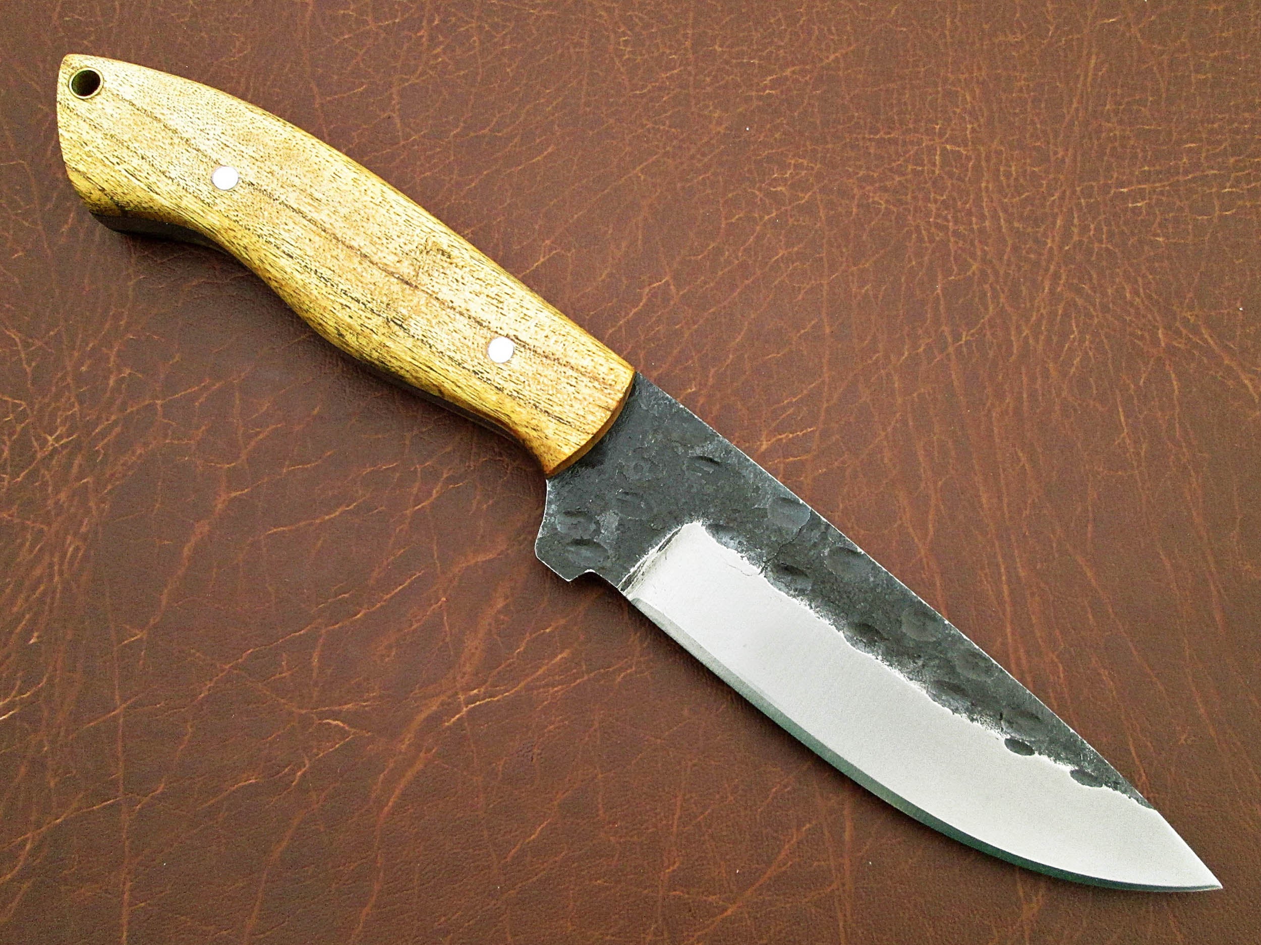 Custom Handmade Hand Forged Carbon Steel Hunting Skinning Knife - Image 2